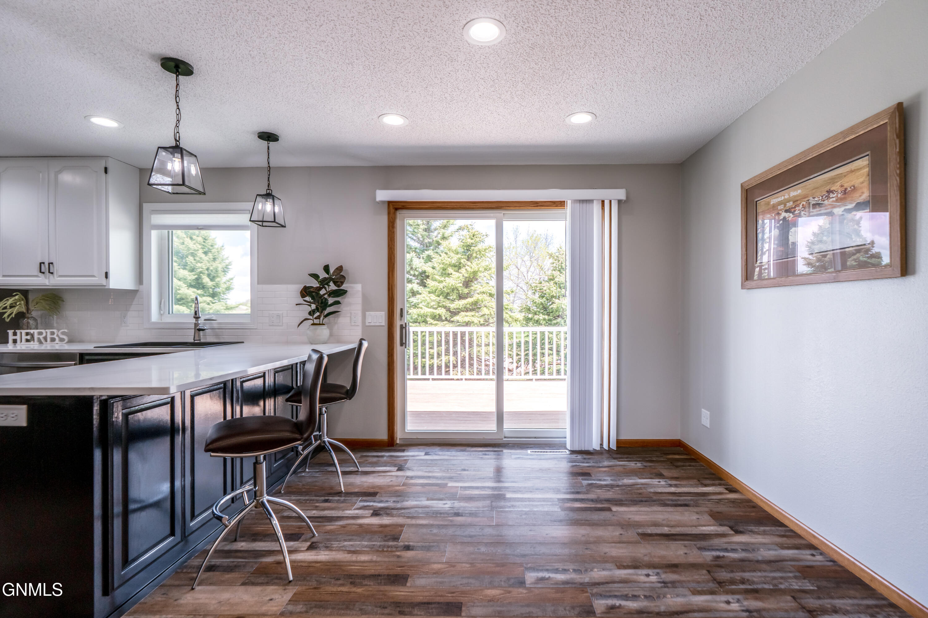 property viewer photo 44