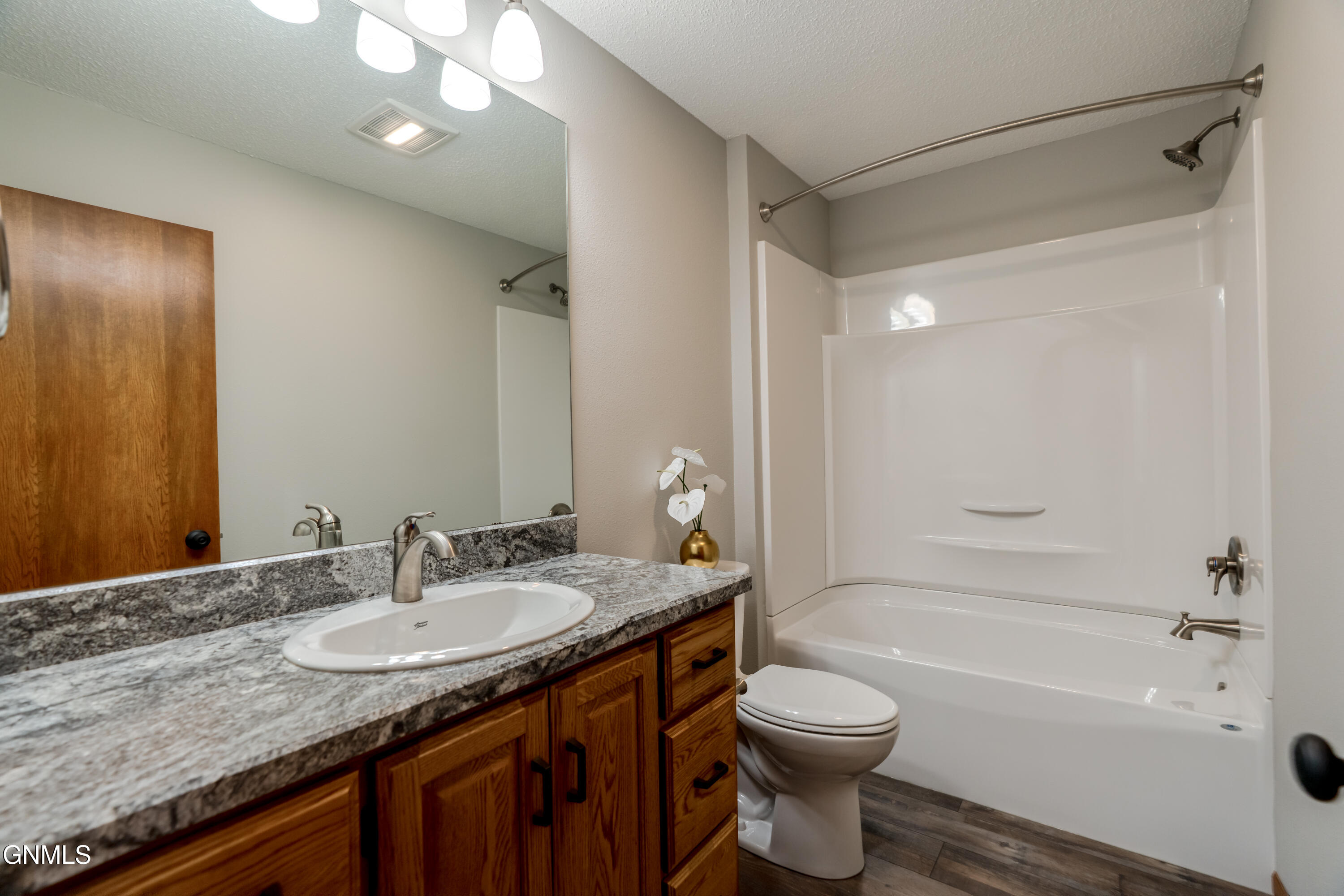 property viewer photo 46