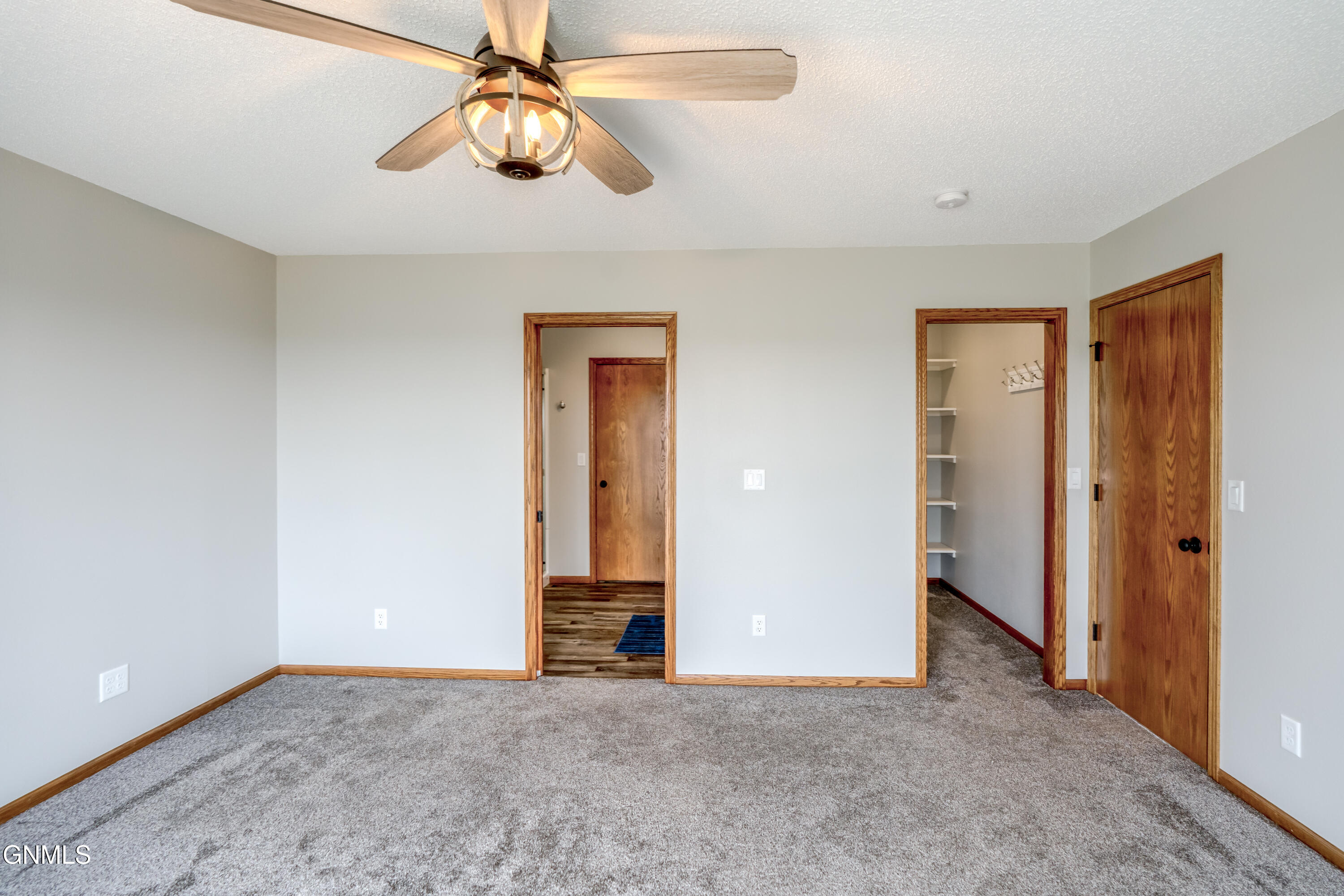 property viewer photo 9