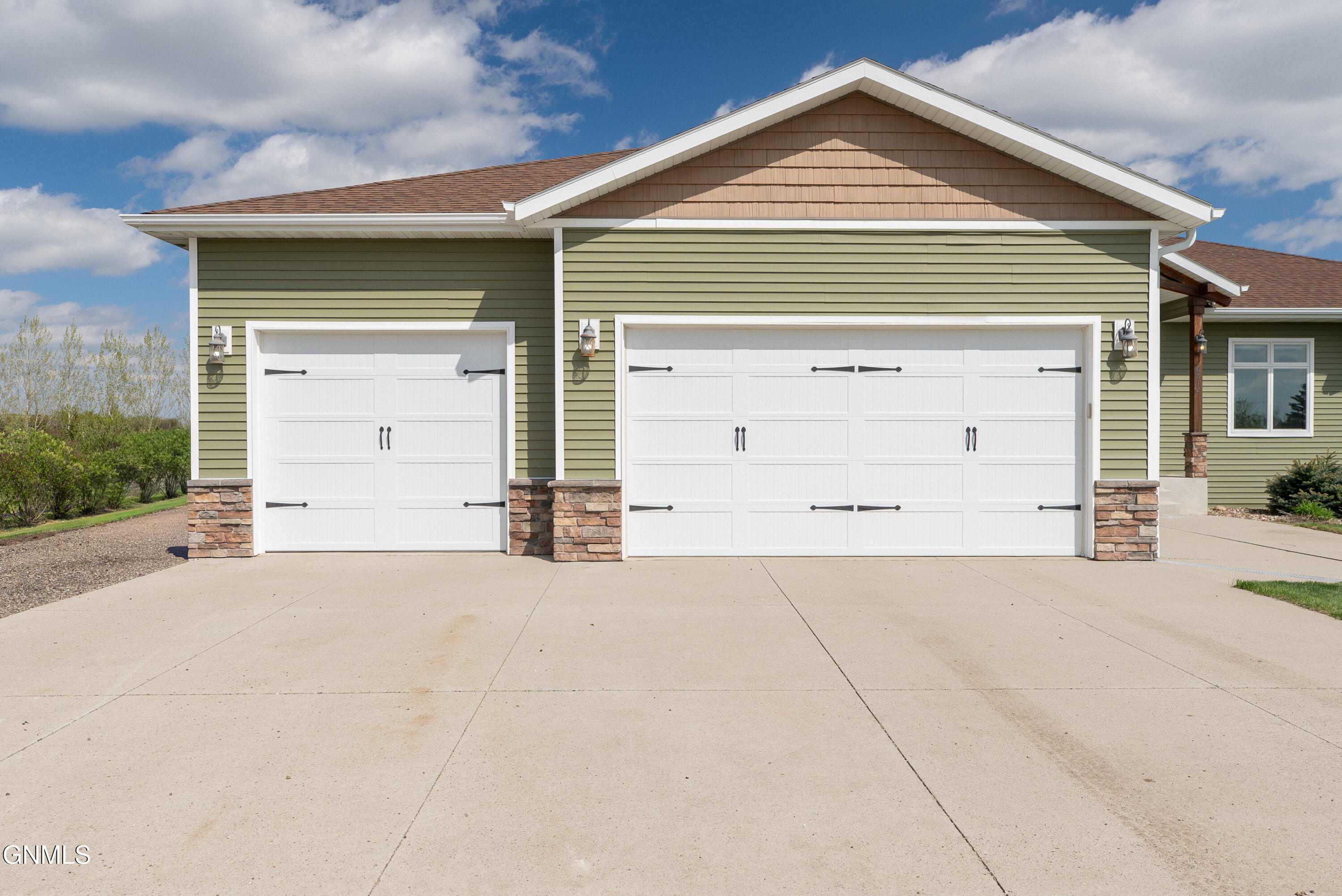 main property photo 88