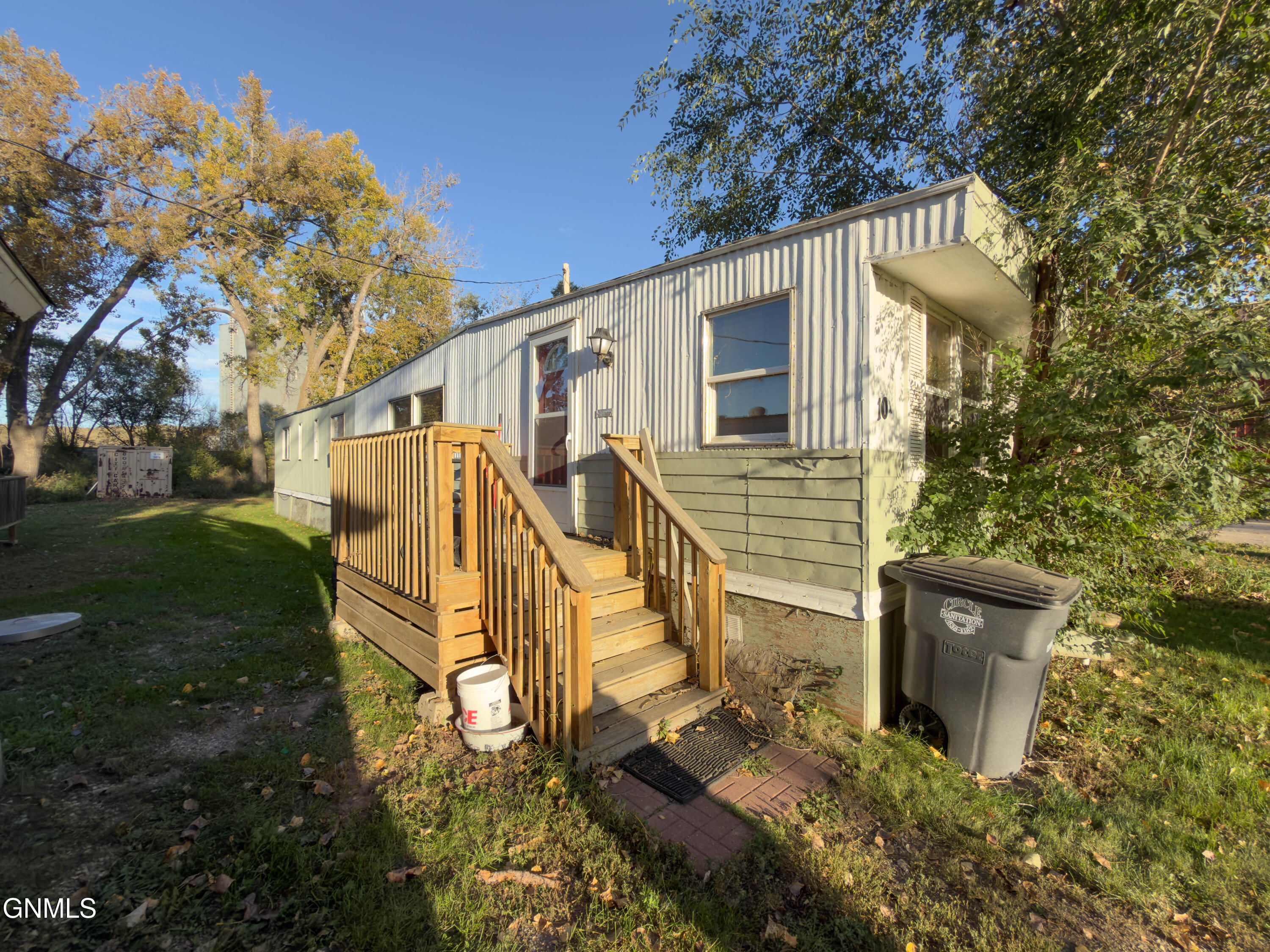 main property photo 8
