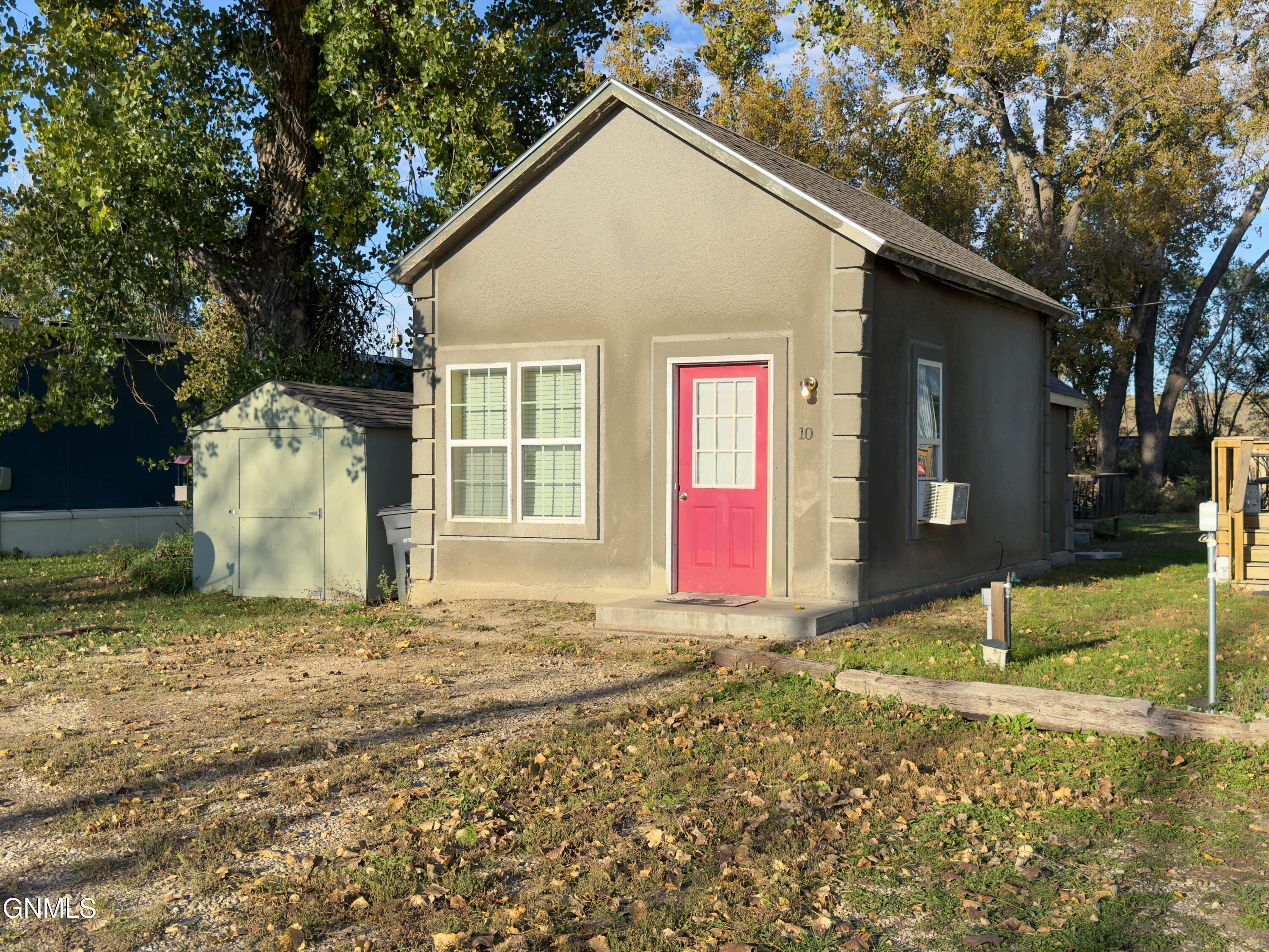 main property photo 9