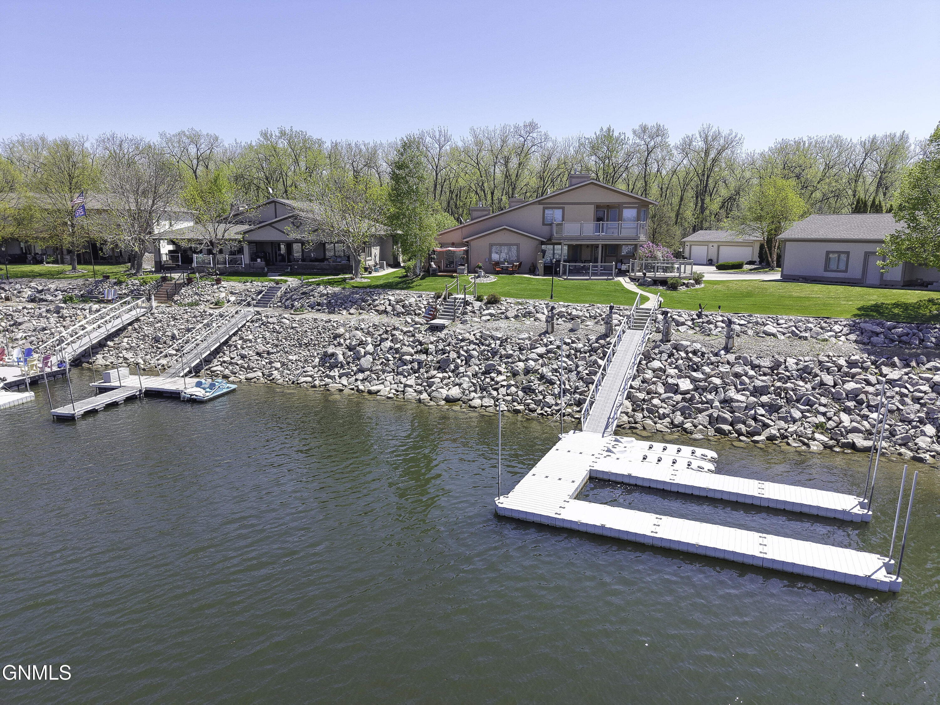 main property photo 43