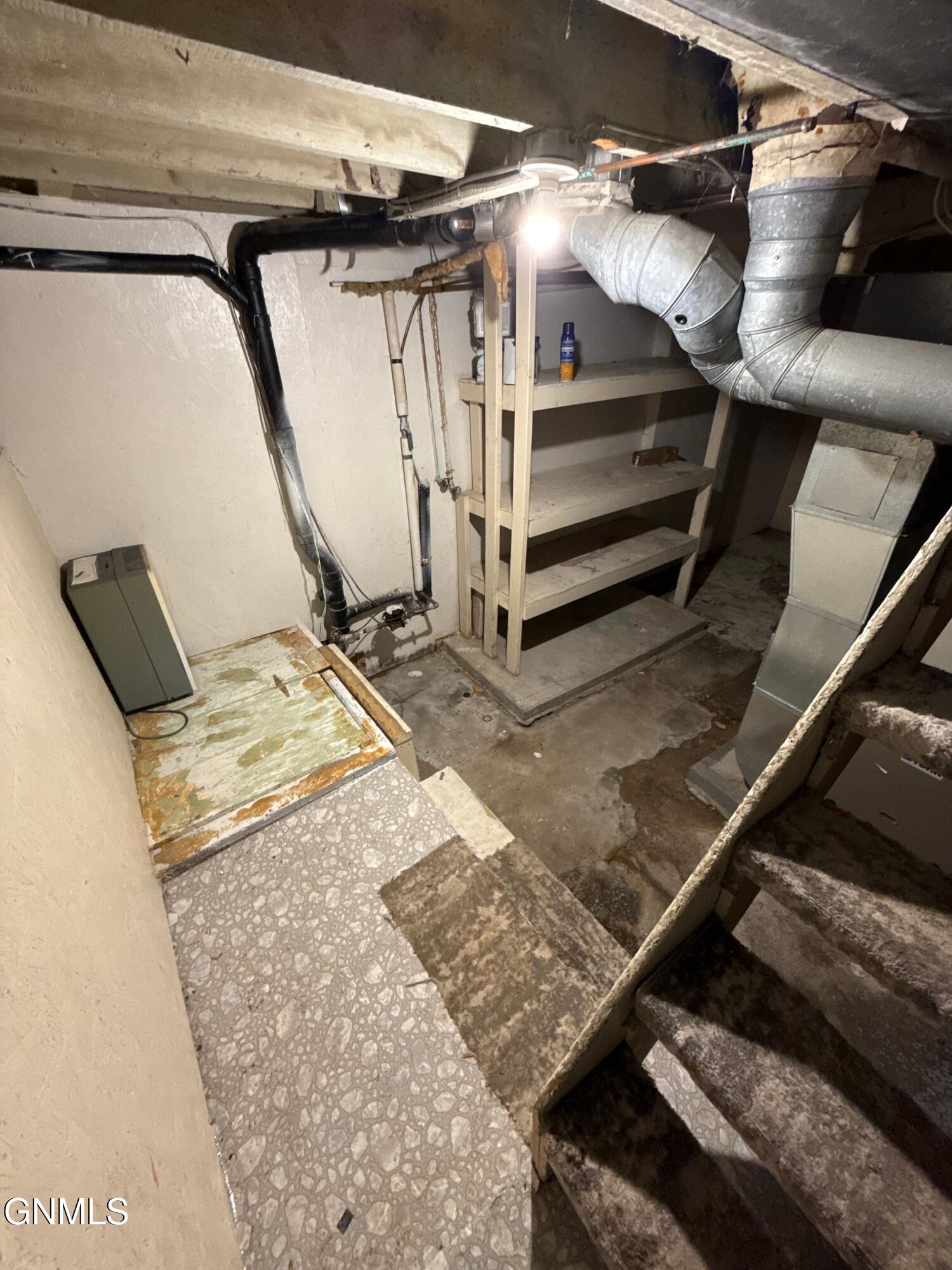 main property photo 18