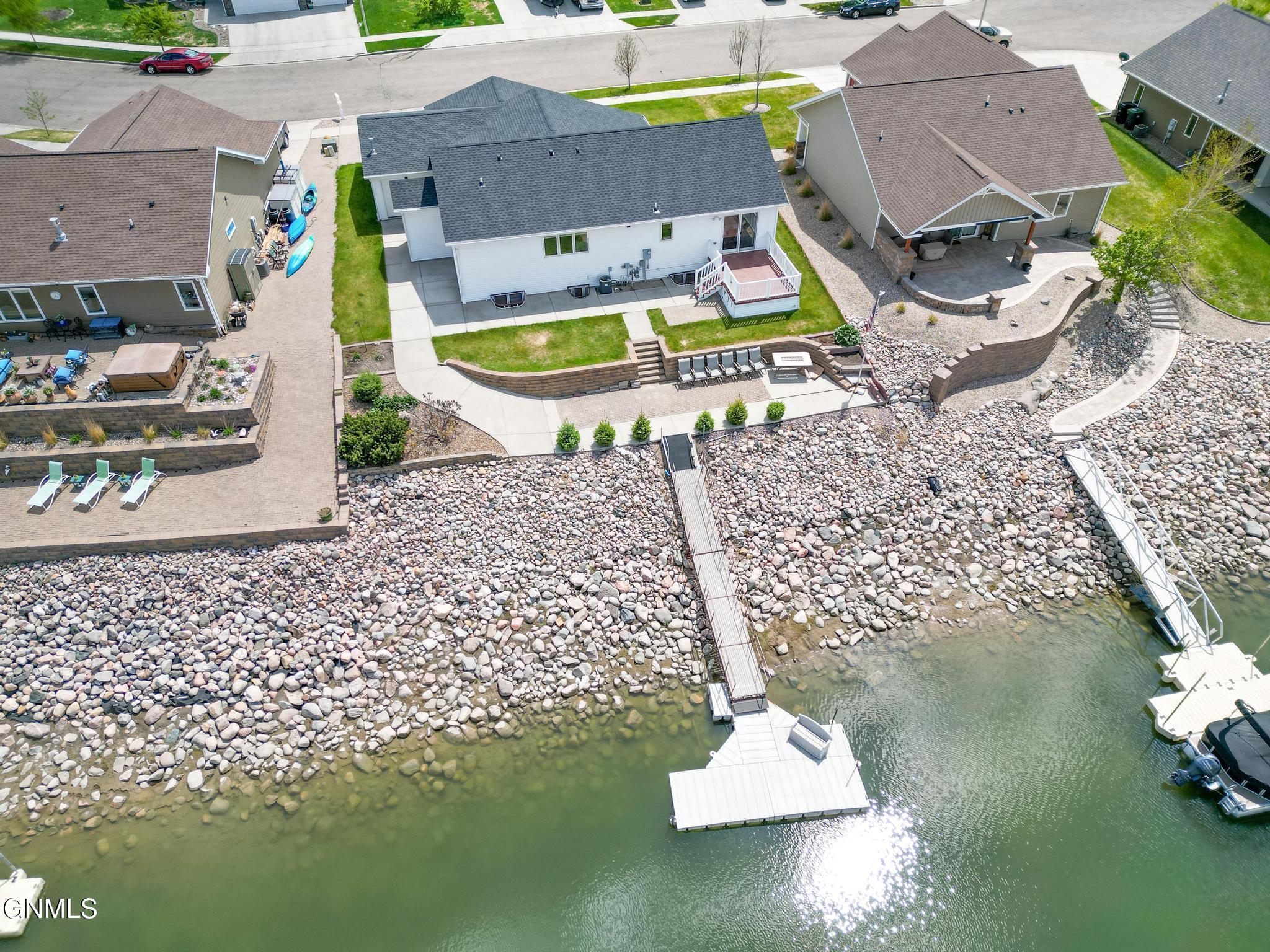 main property photo 5