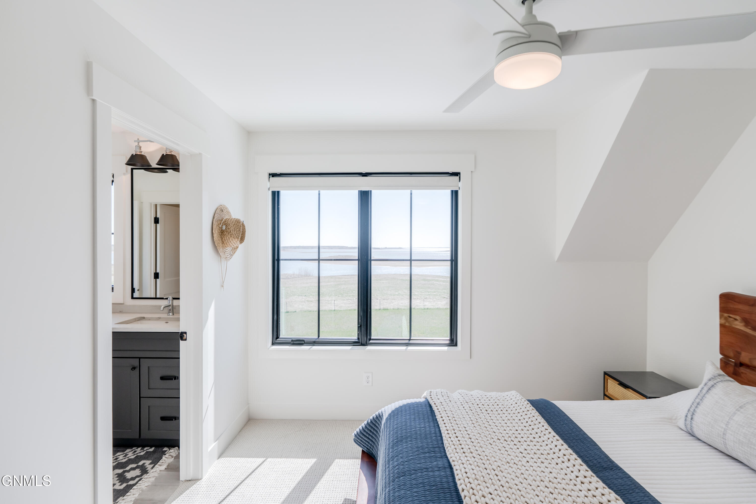 main property photo 98
