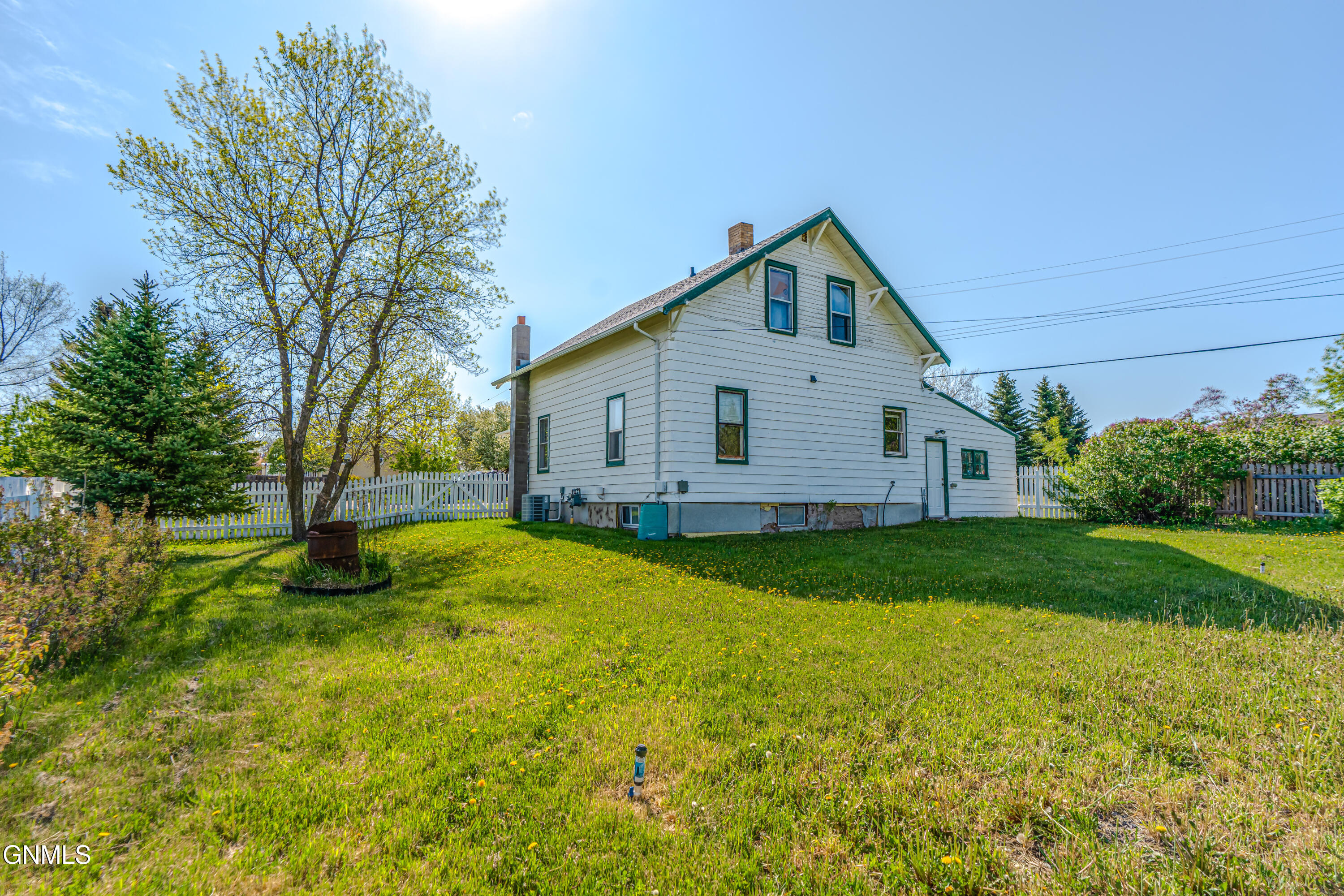 main property photo 36