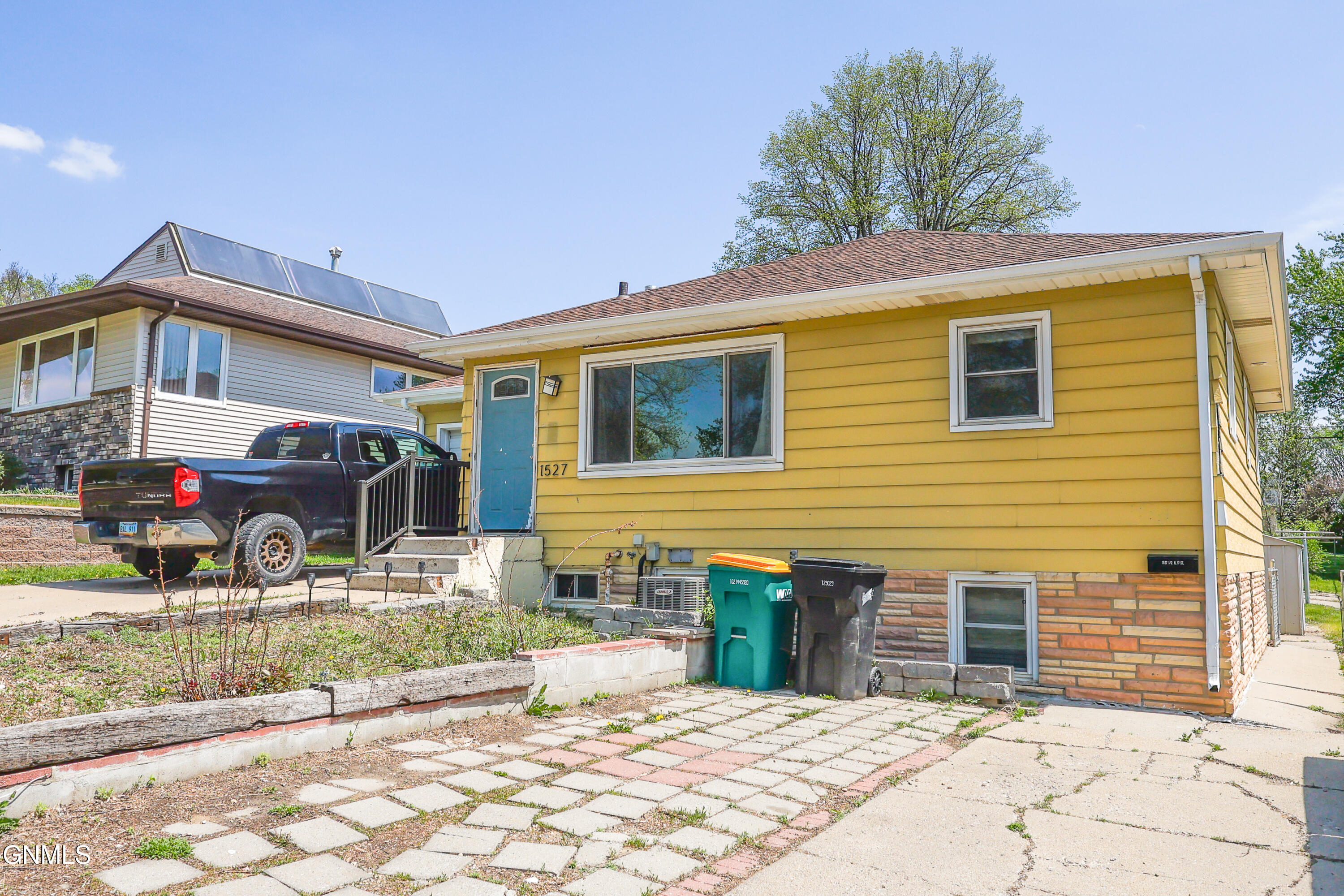 main property photo 28