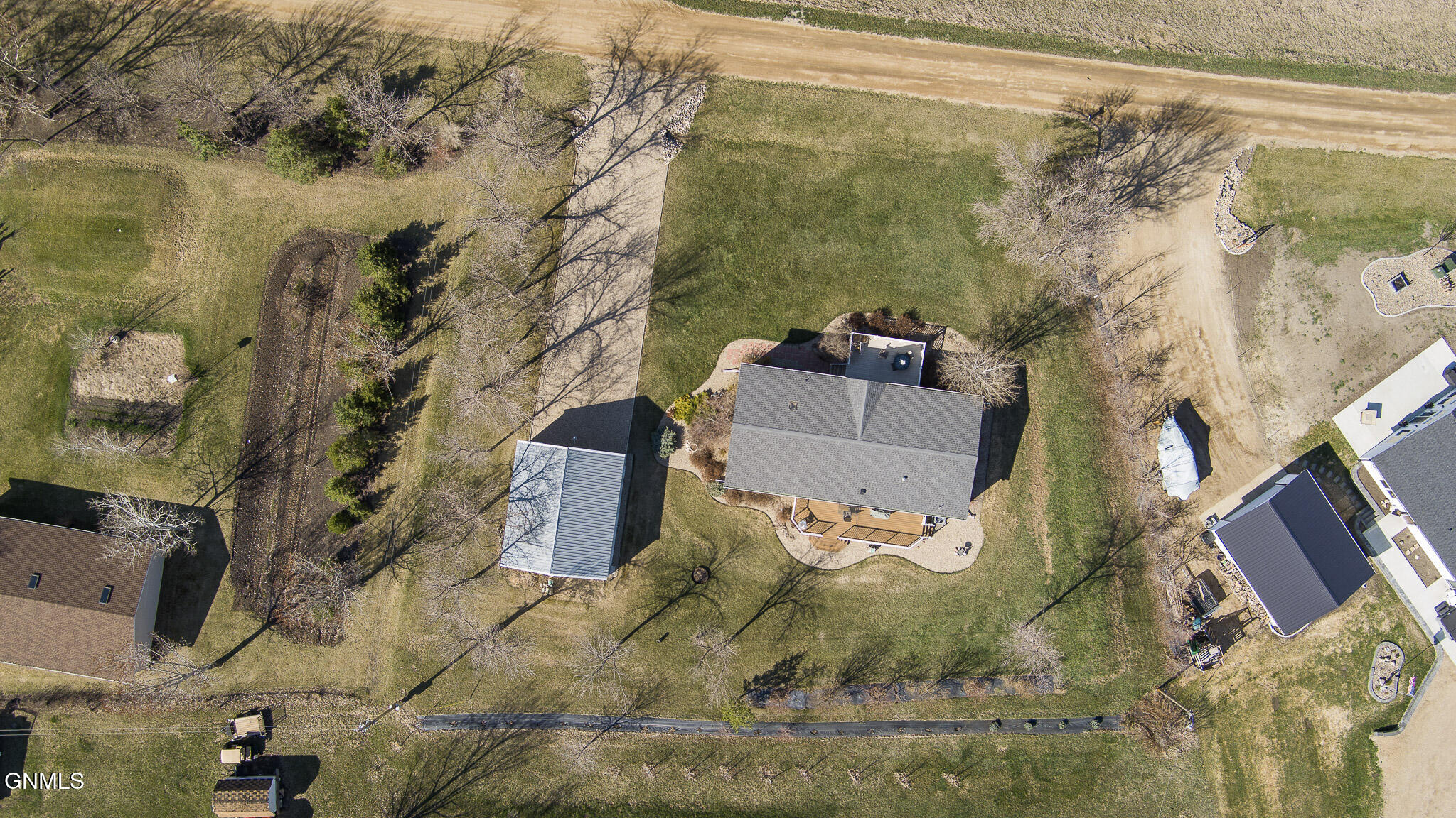 main property photo 39