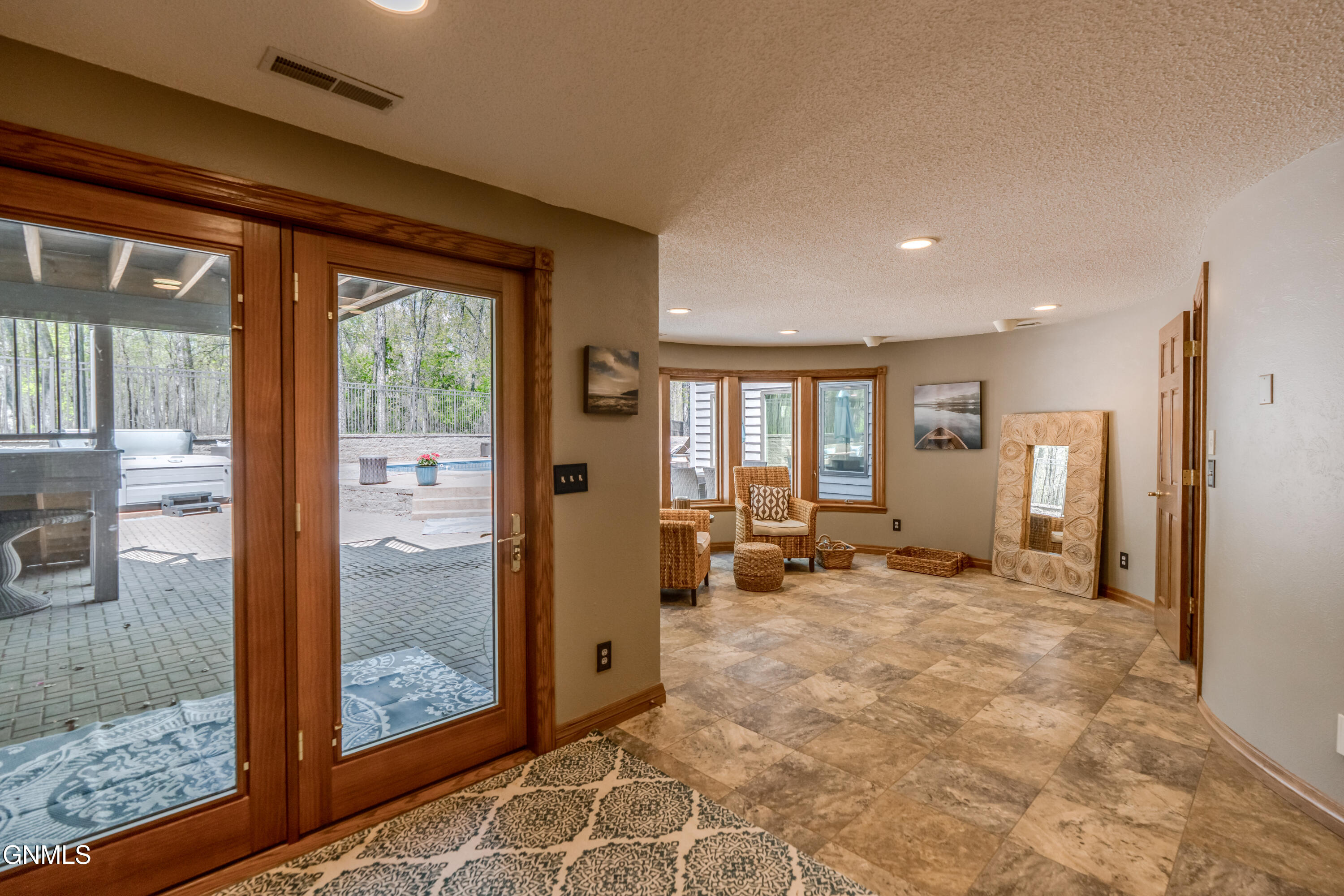 main property photo 100
