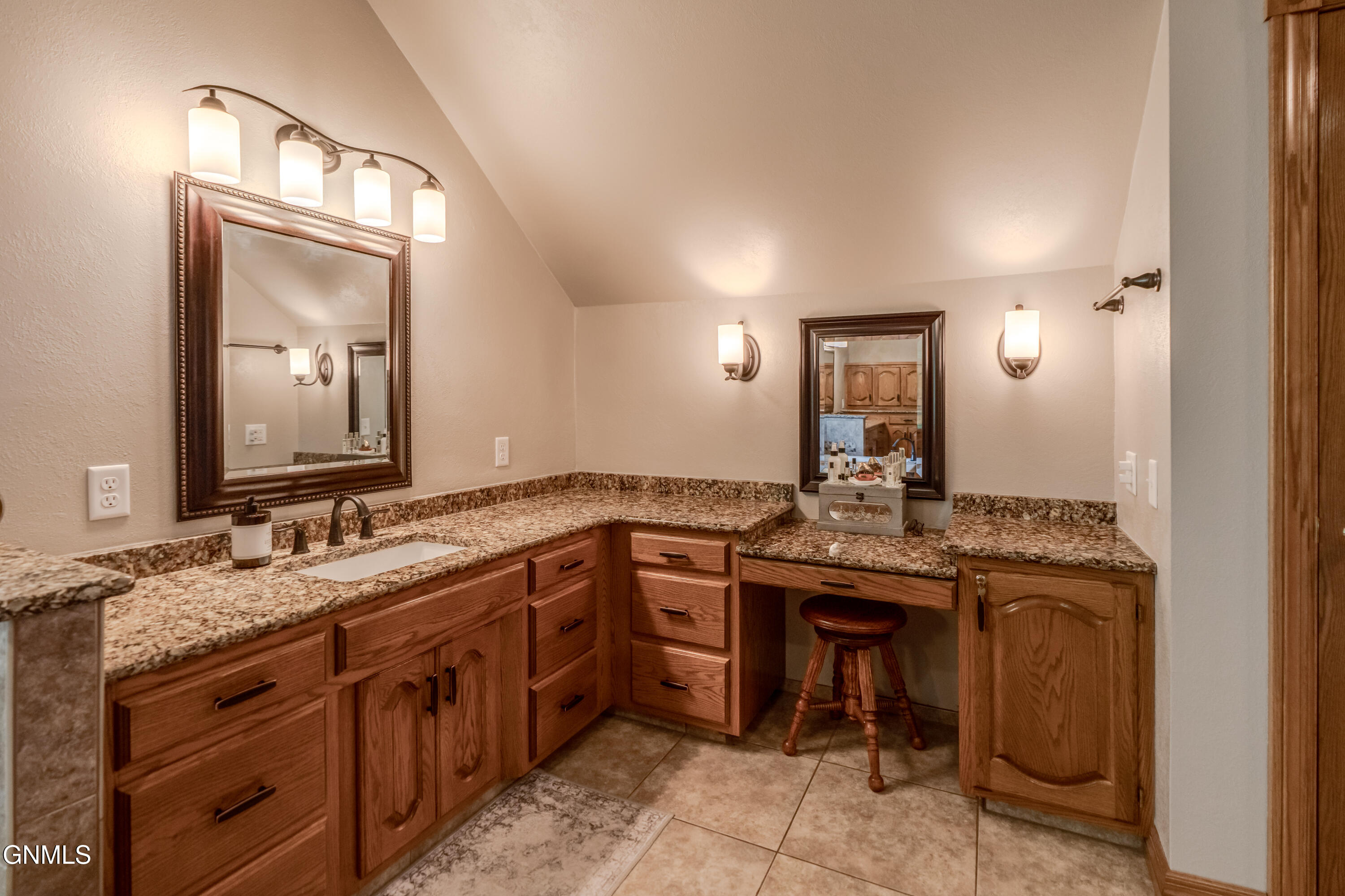 main property photo 79