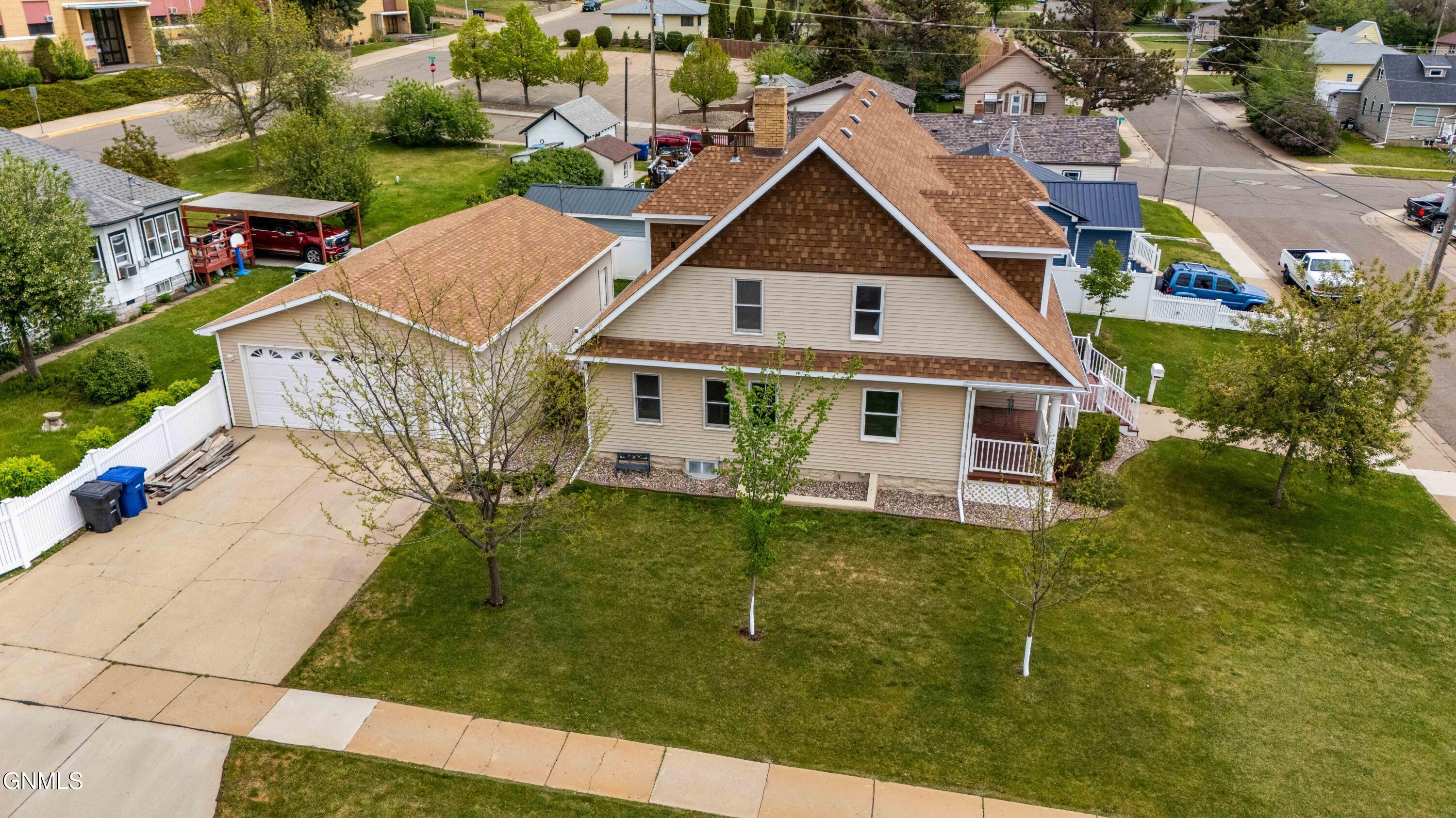 main property photo 50