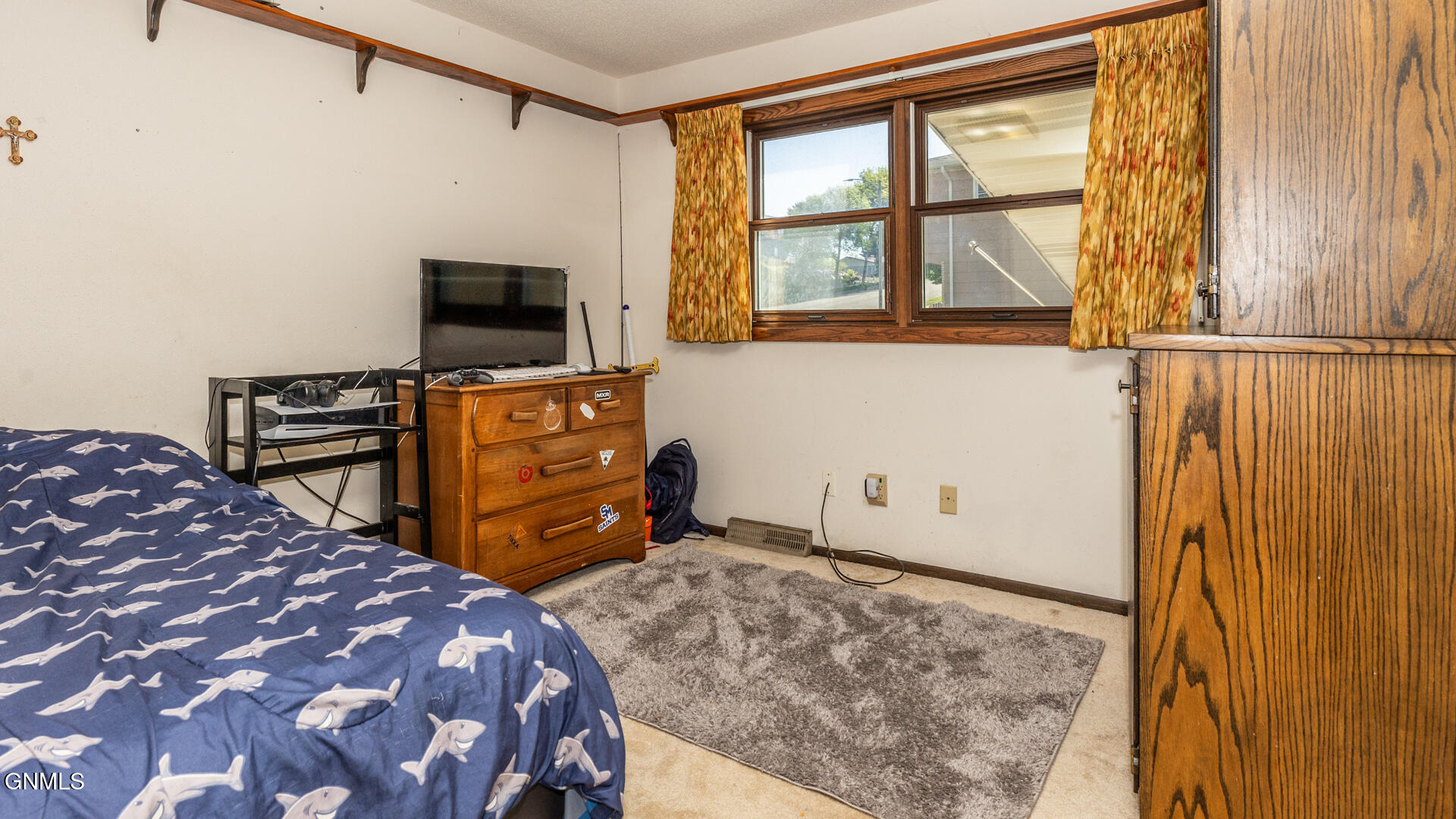 main property photo 18