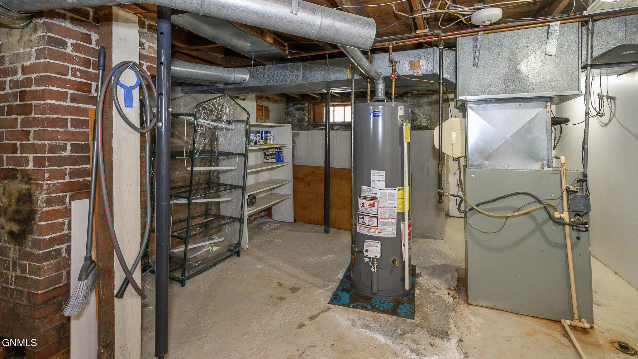 main property photo 28