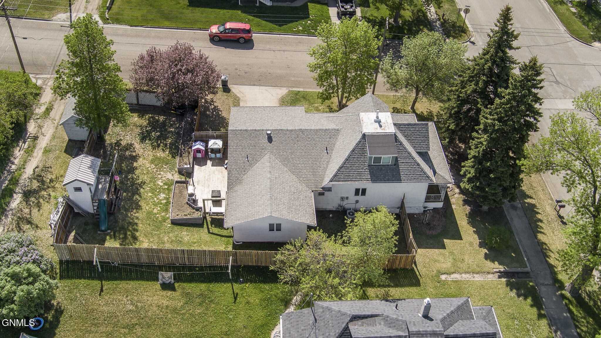 main property photo 35