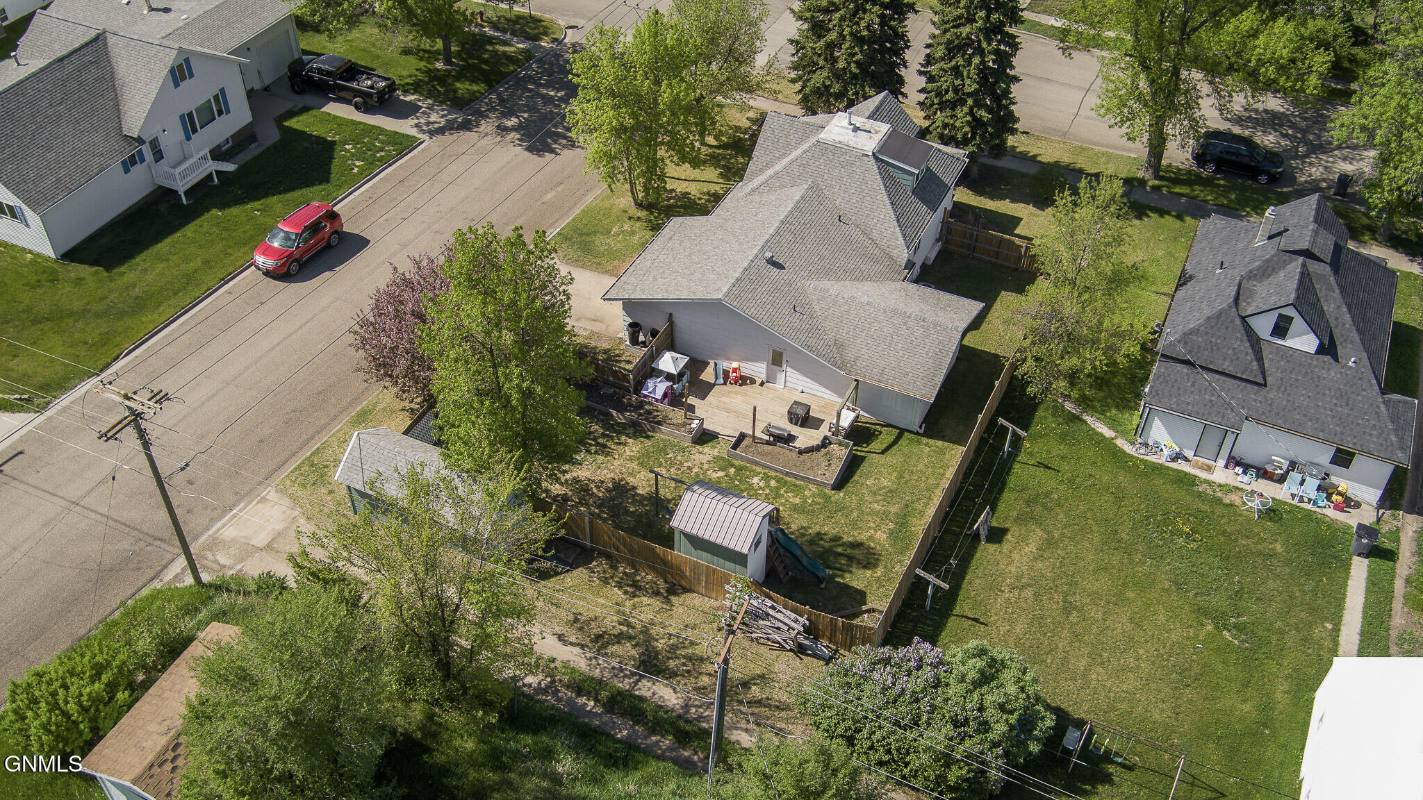 main property photo 36