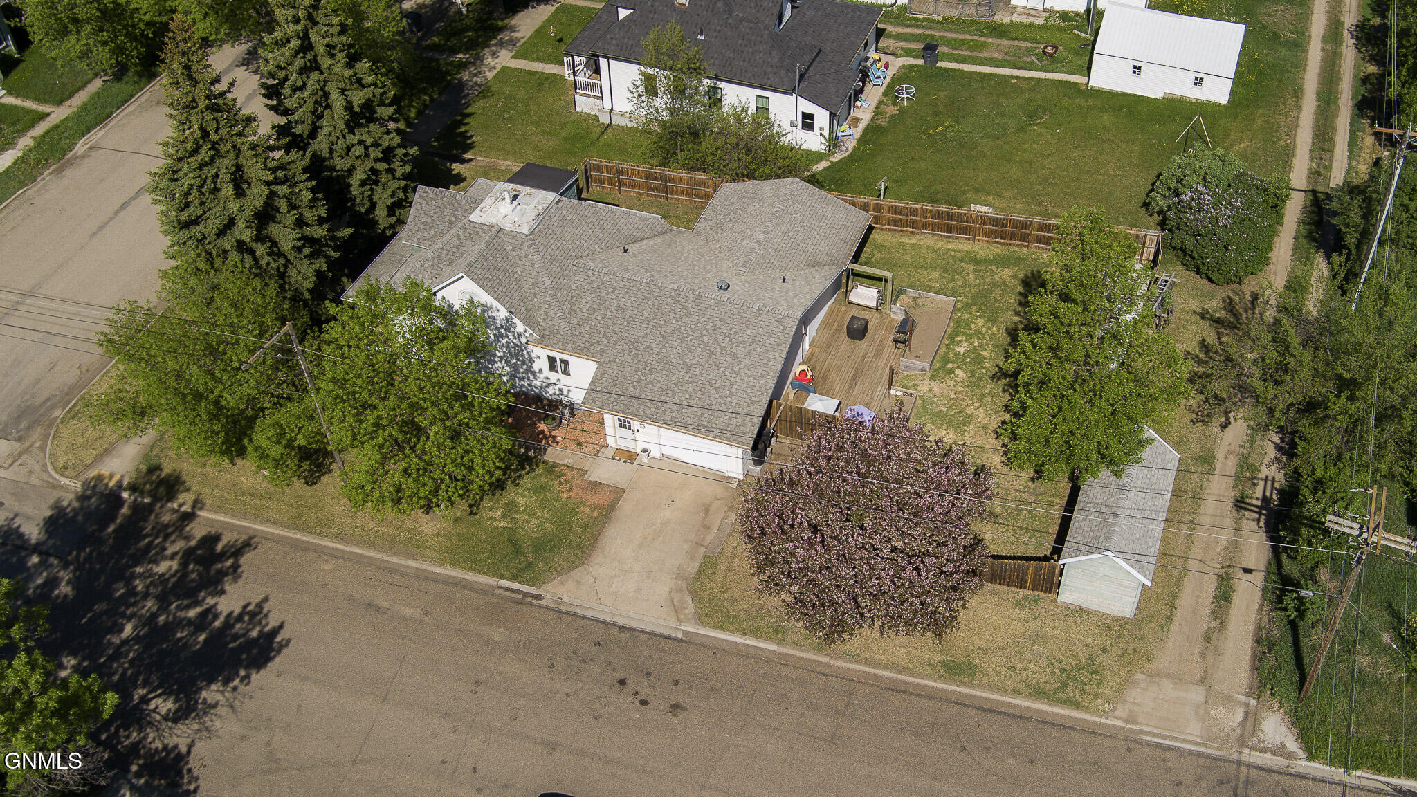 main property photo 38