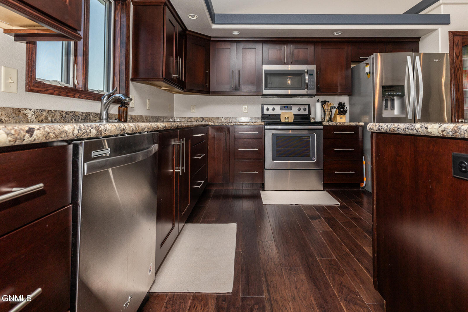 property viewer photo 10