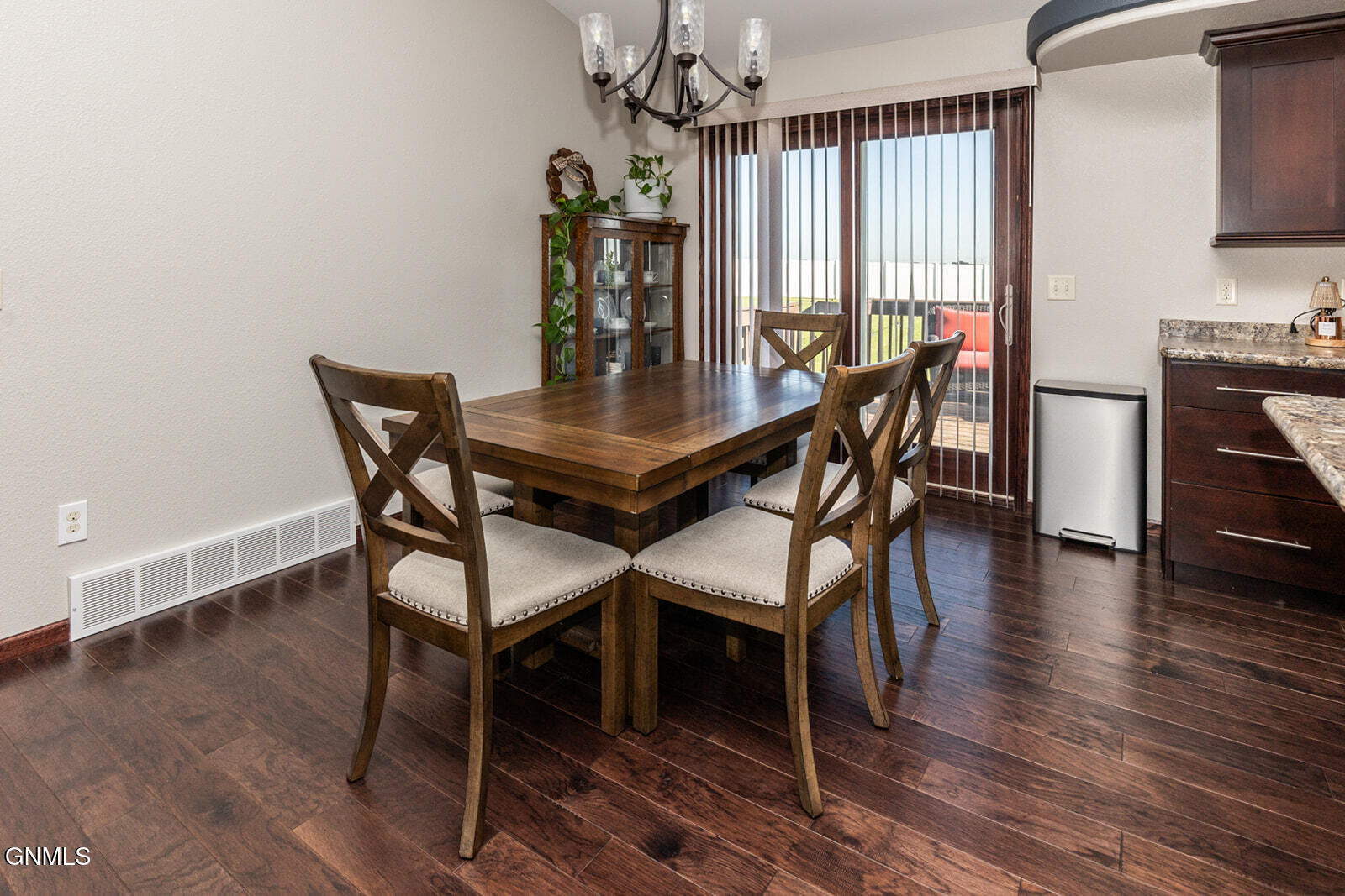 property viewer photo 12