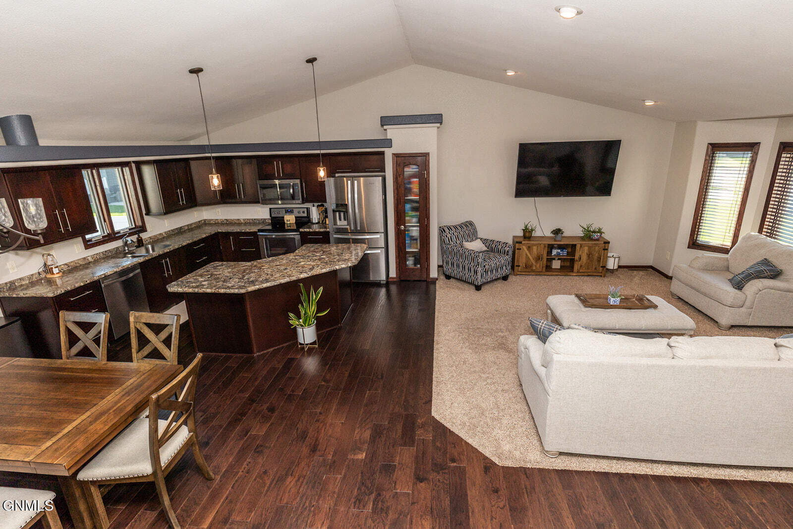 property viewer photo 13