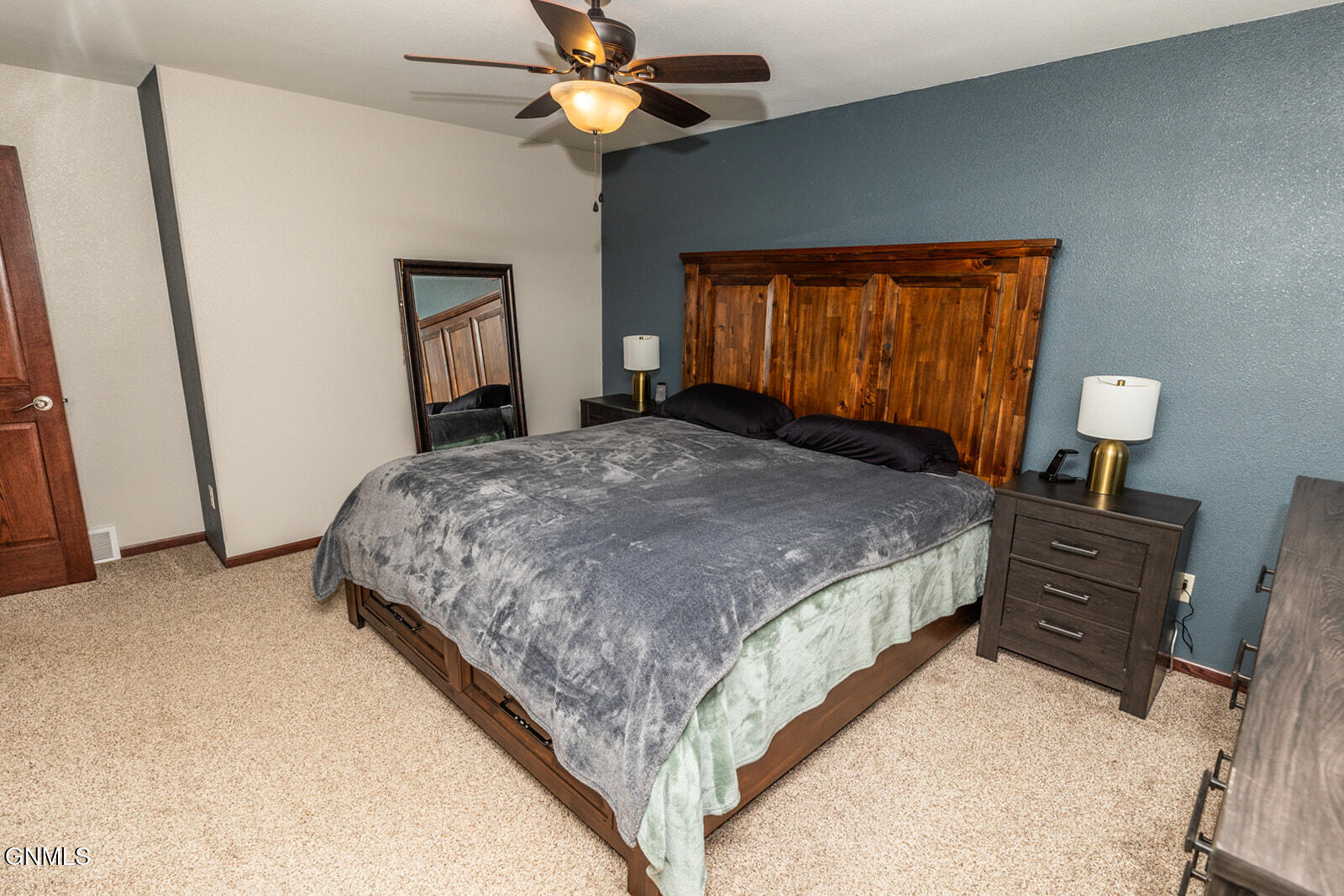property viewer photo 16