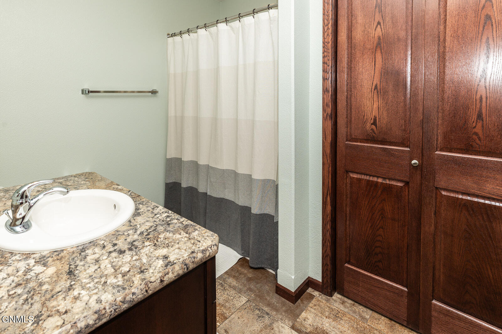 property viewer photo 19