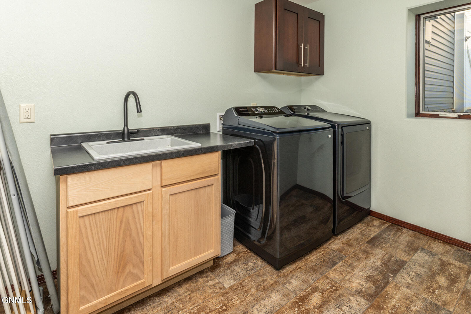 property viewer photo 23