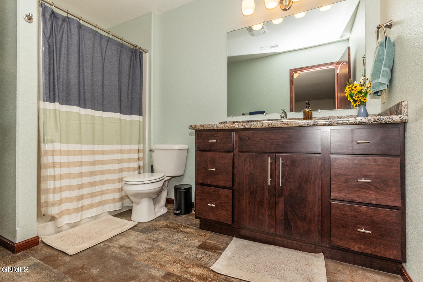 property viewer photo 24