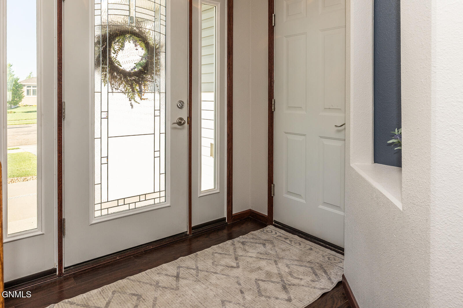 property viewer photo 3