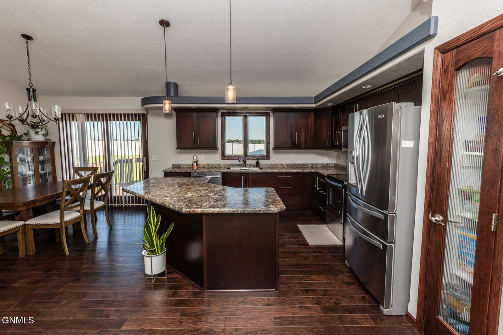property viewer photo 8