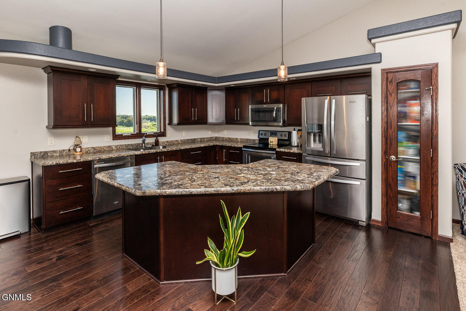 property viewer photo 9