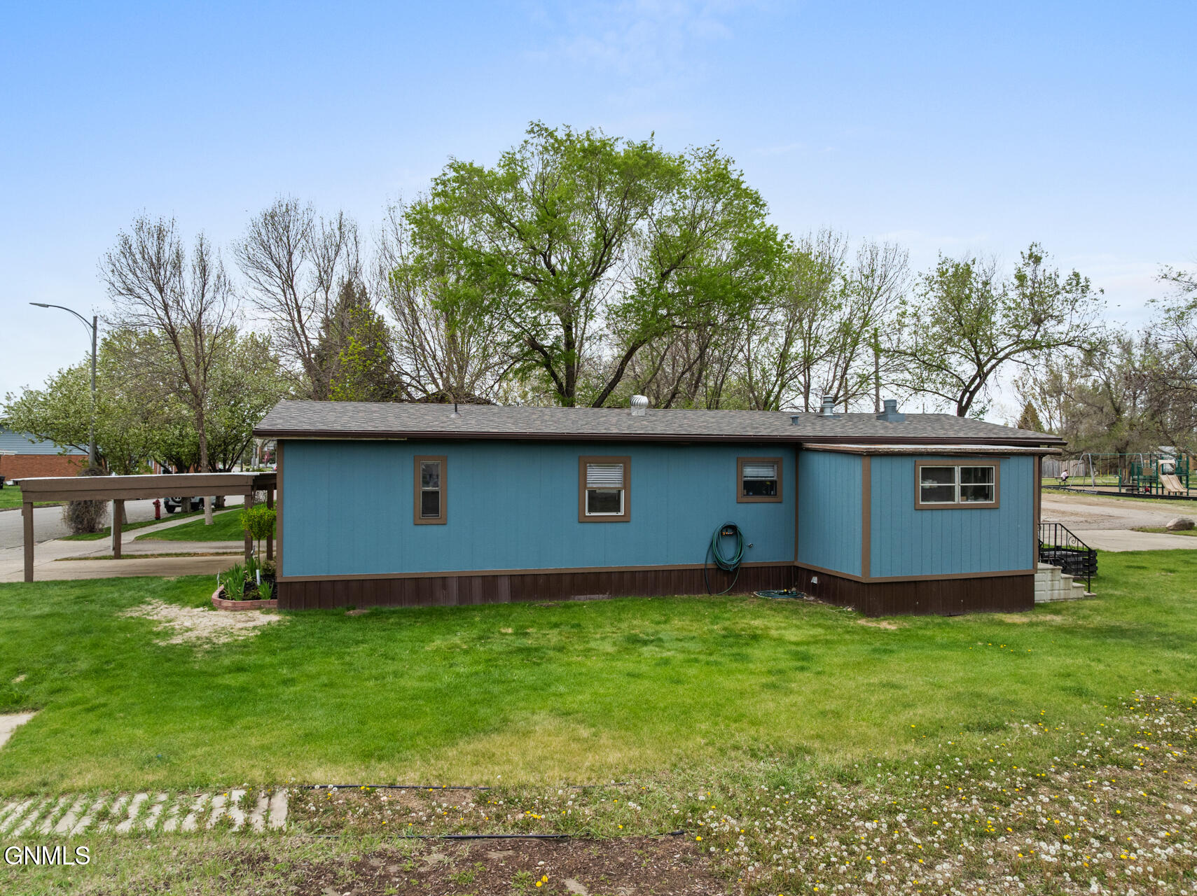 main property photo 31
