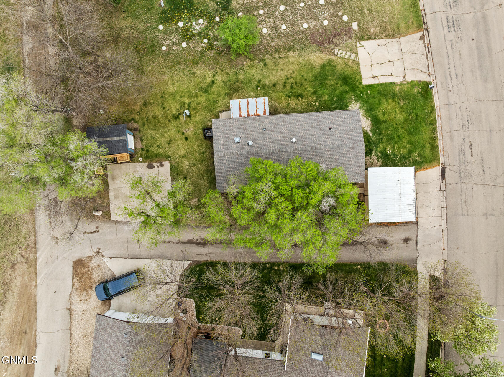 main property photo 35