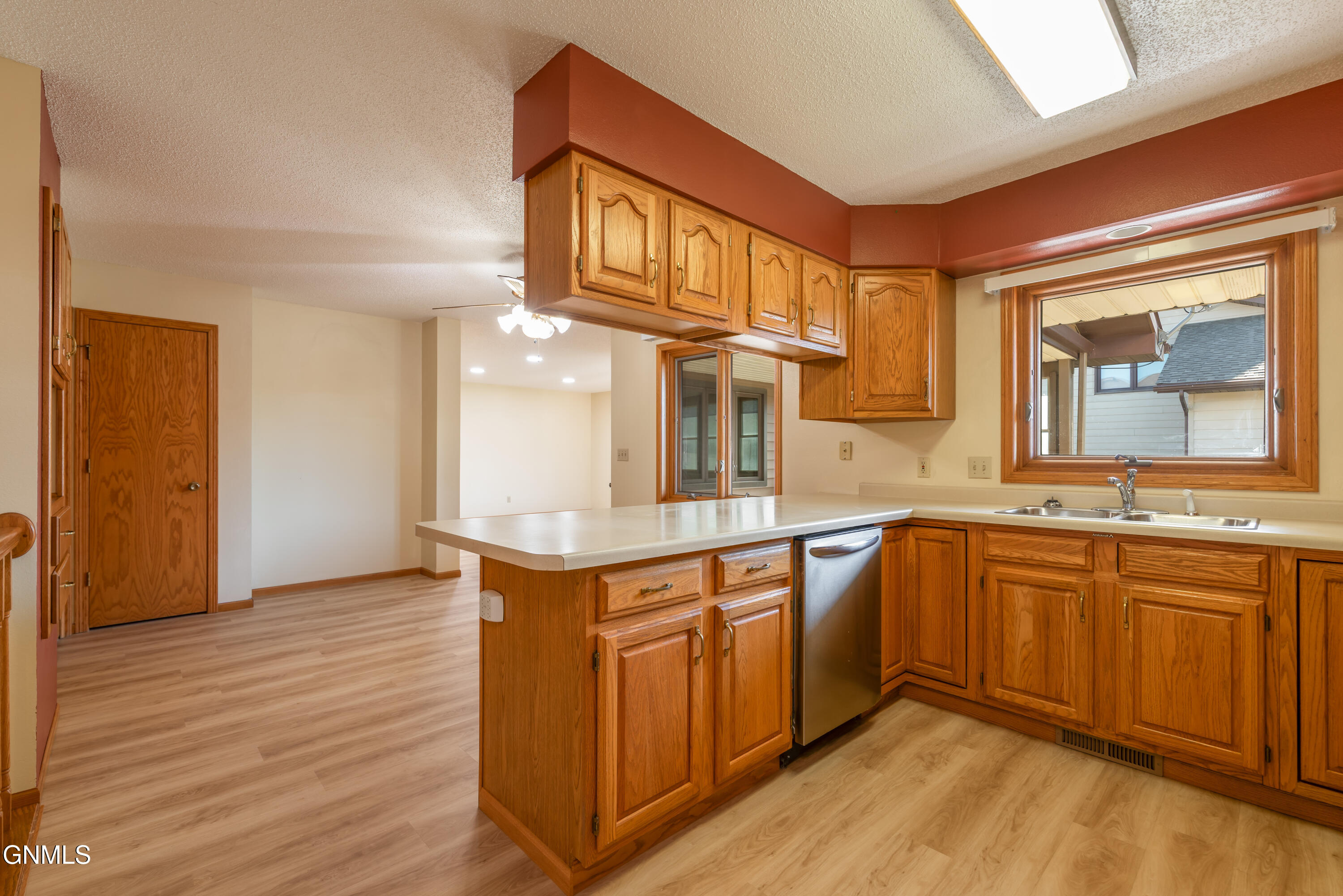 property viewer photo 11