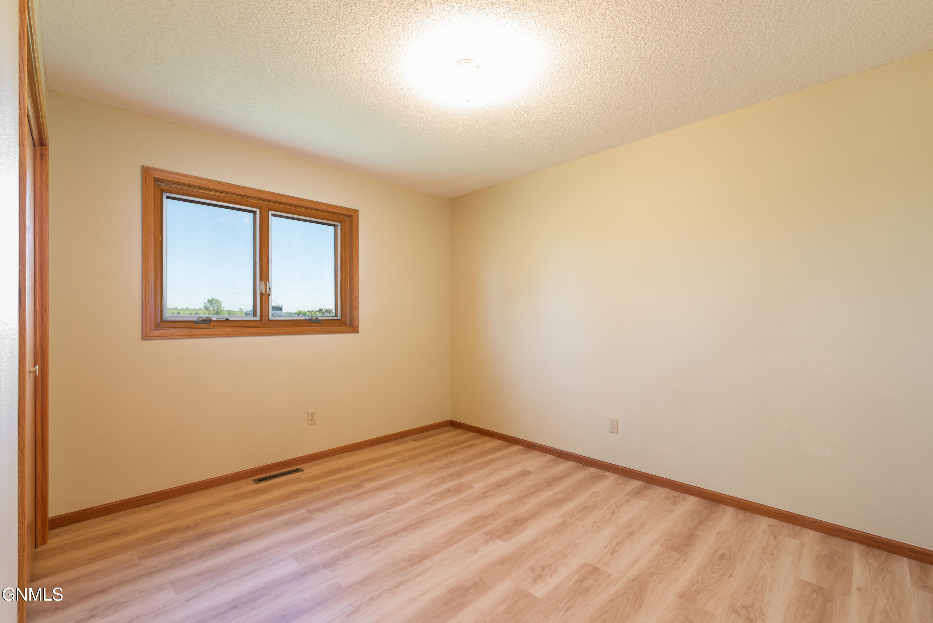 property viewer photo 14