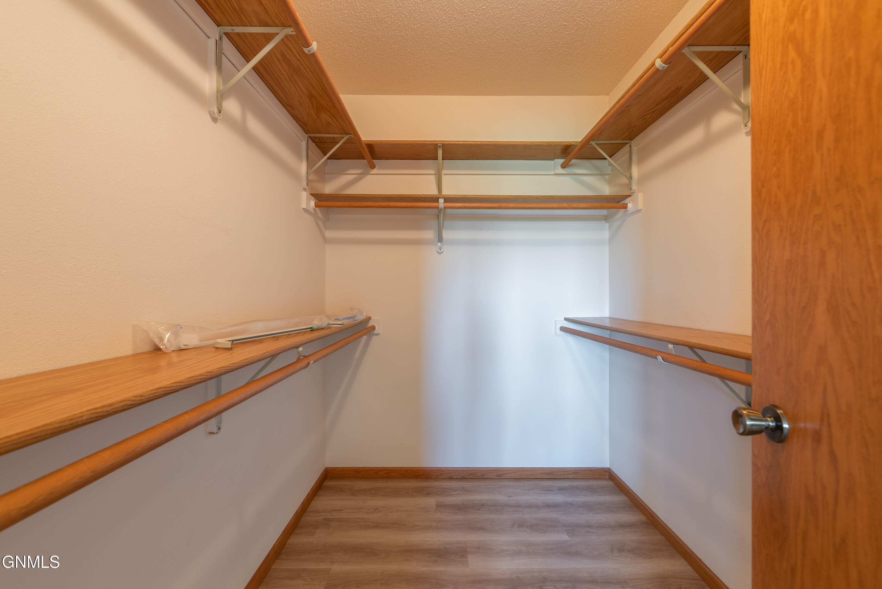 property viewer photo 16
