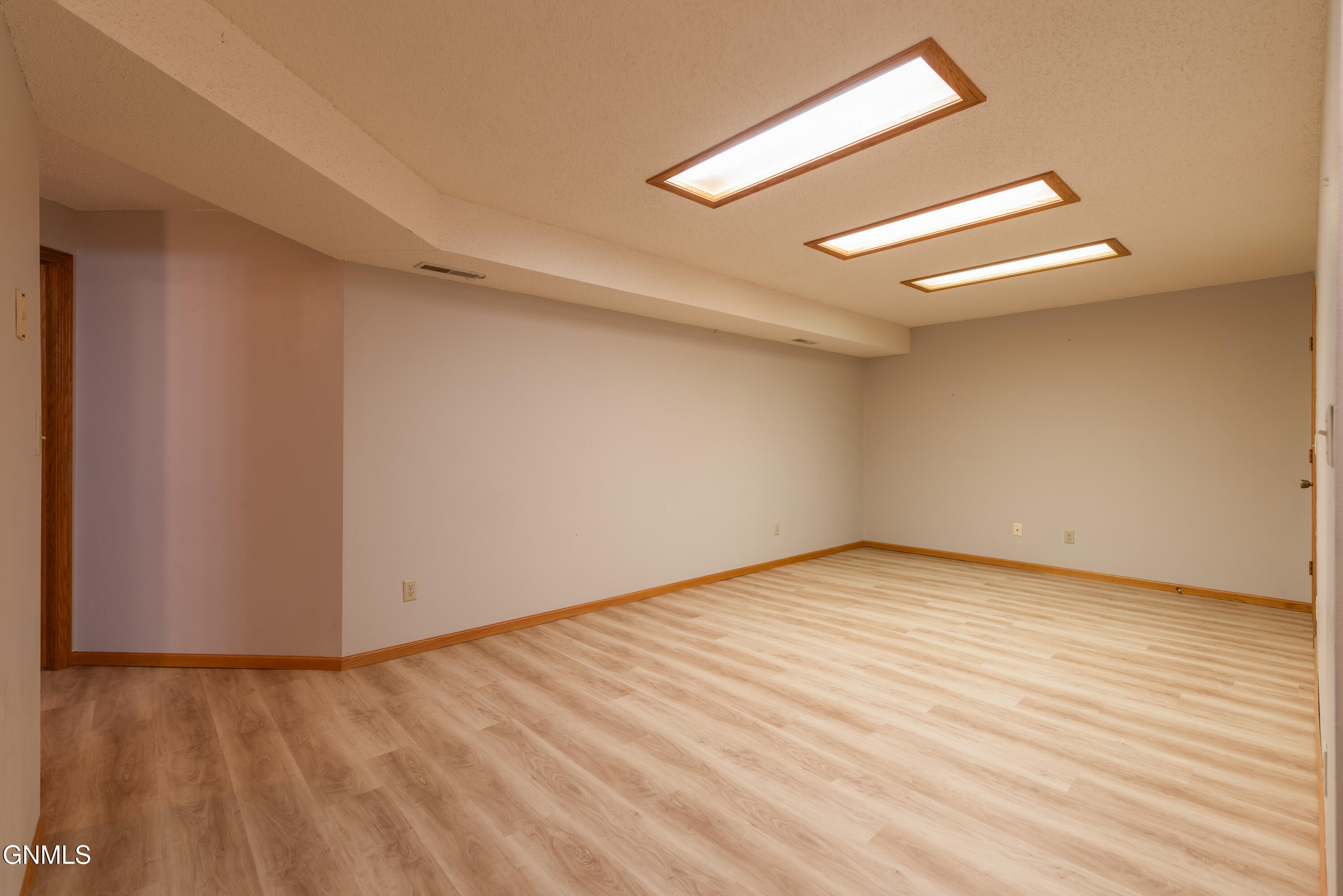 property viewer photo 19