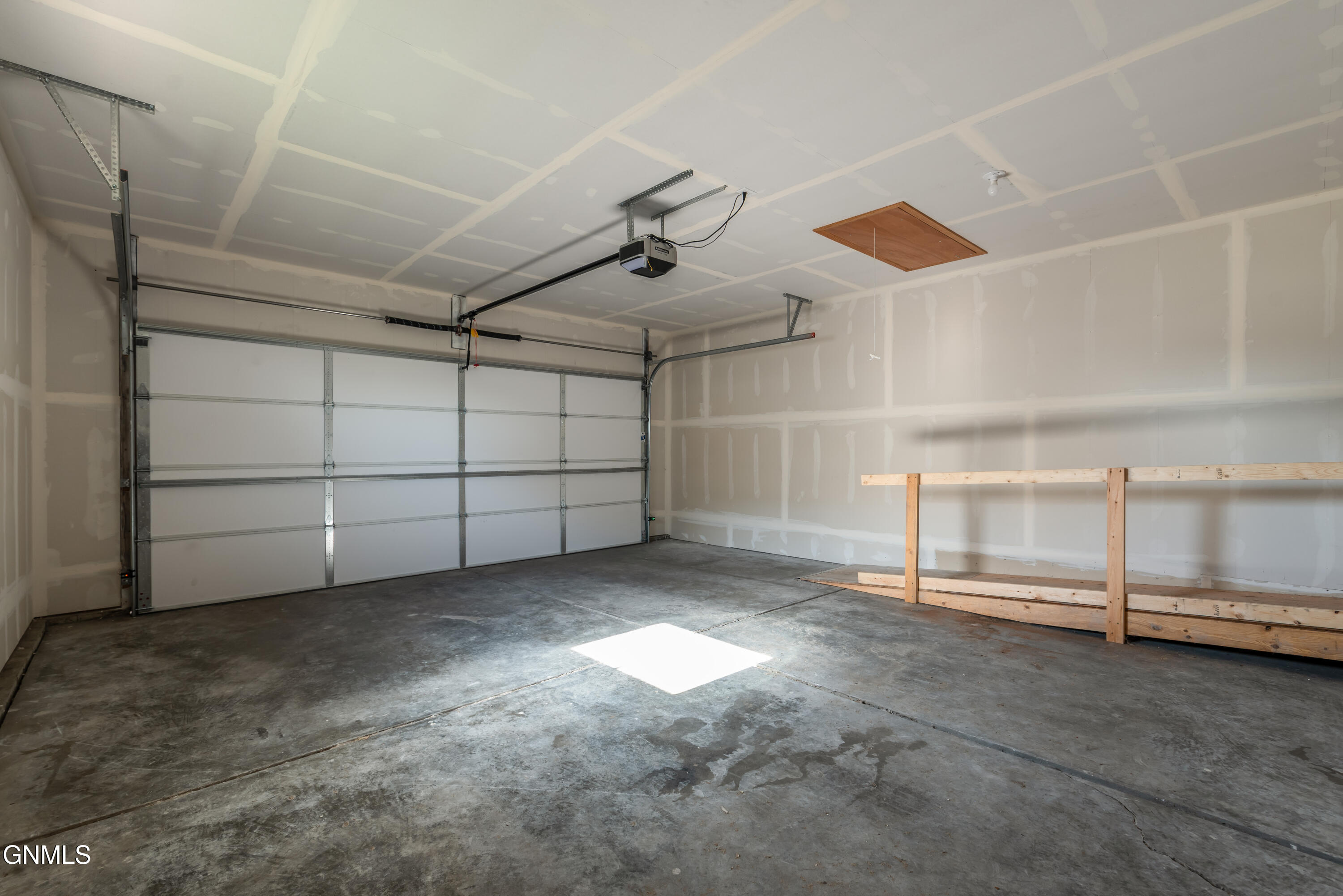property viewer photo 27