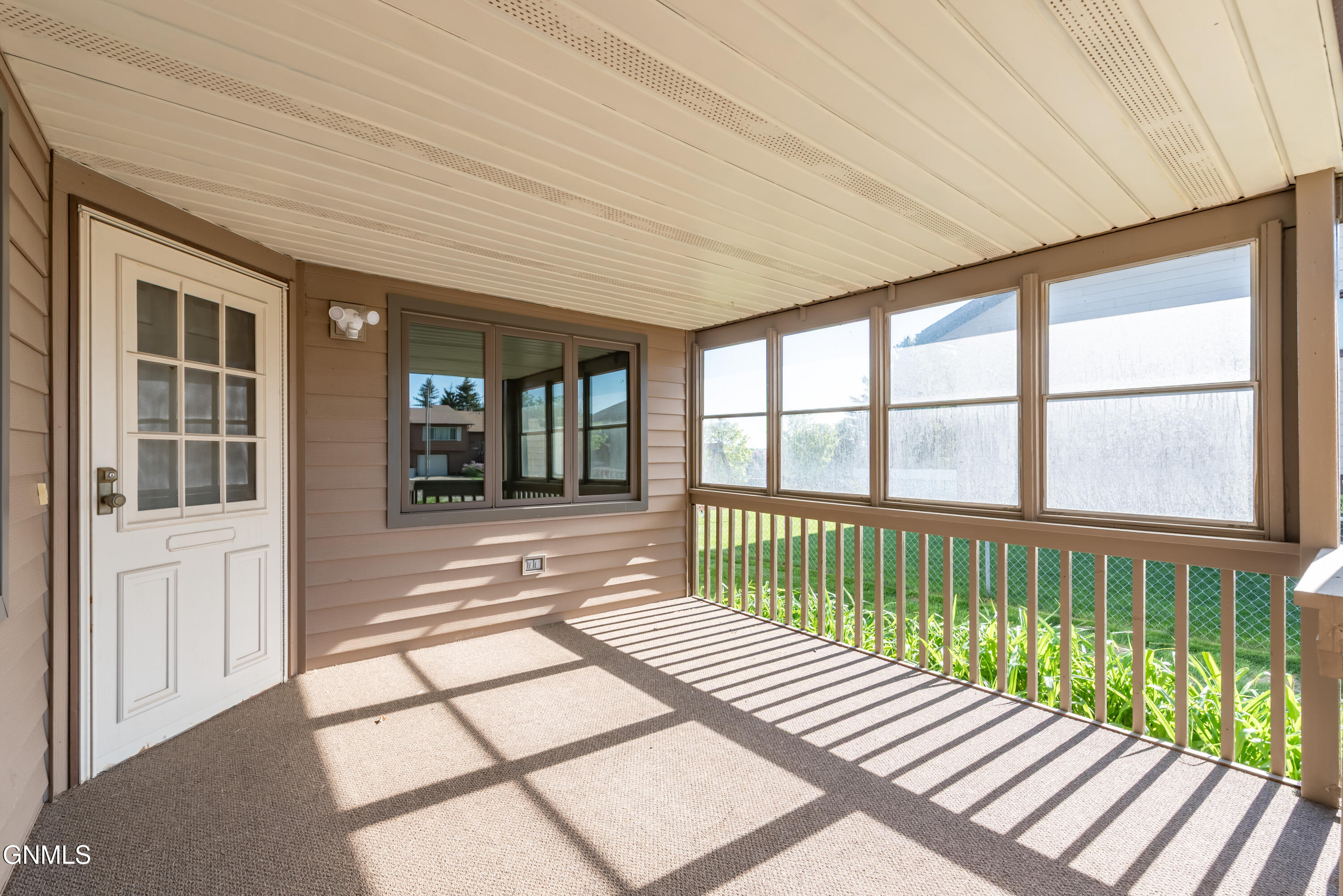 property viewer photo 3