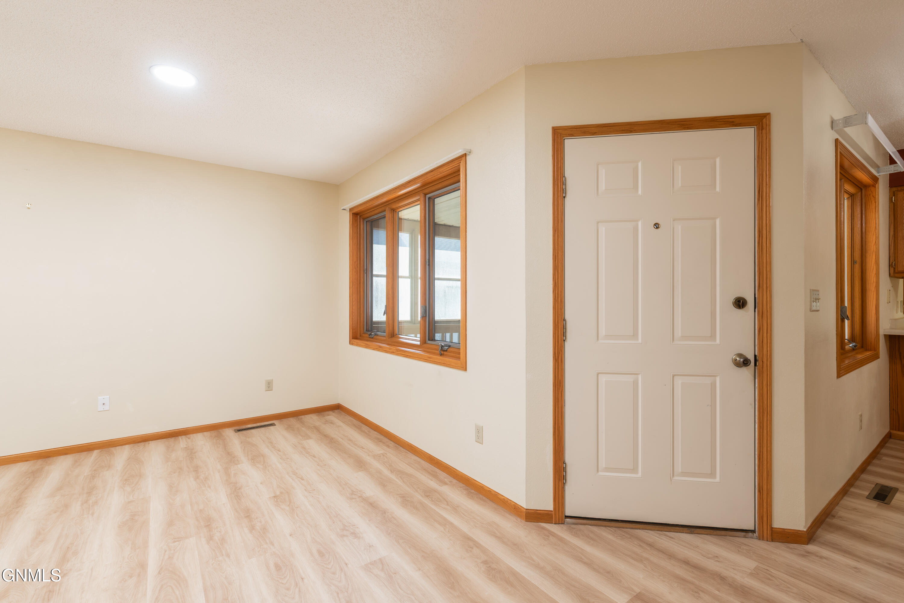 property viewer photo 4
