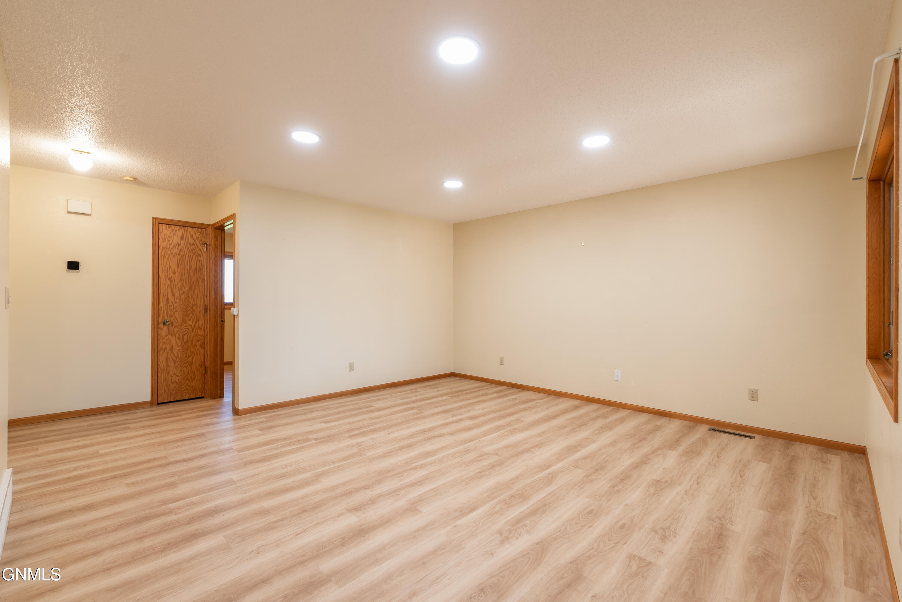 property viewer photo 5