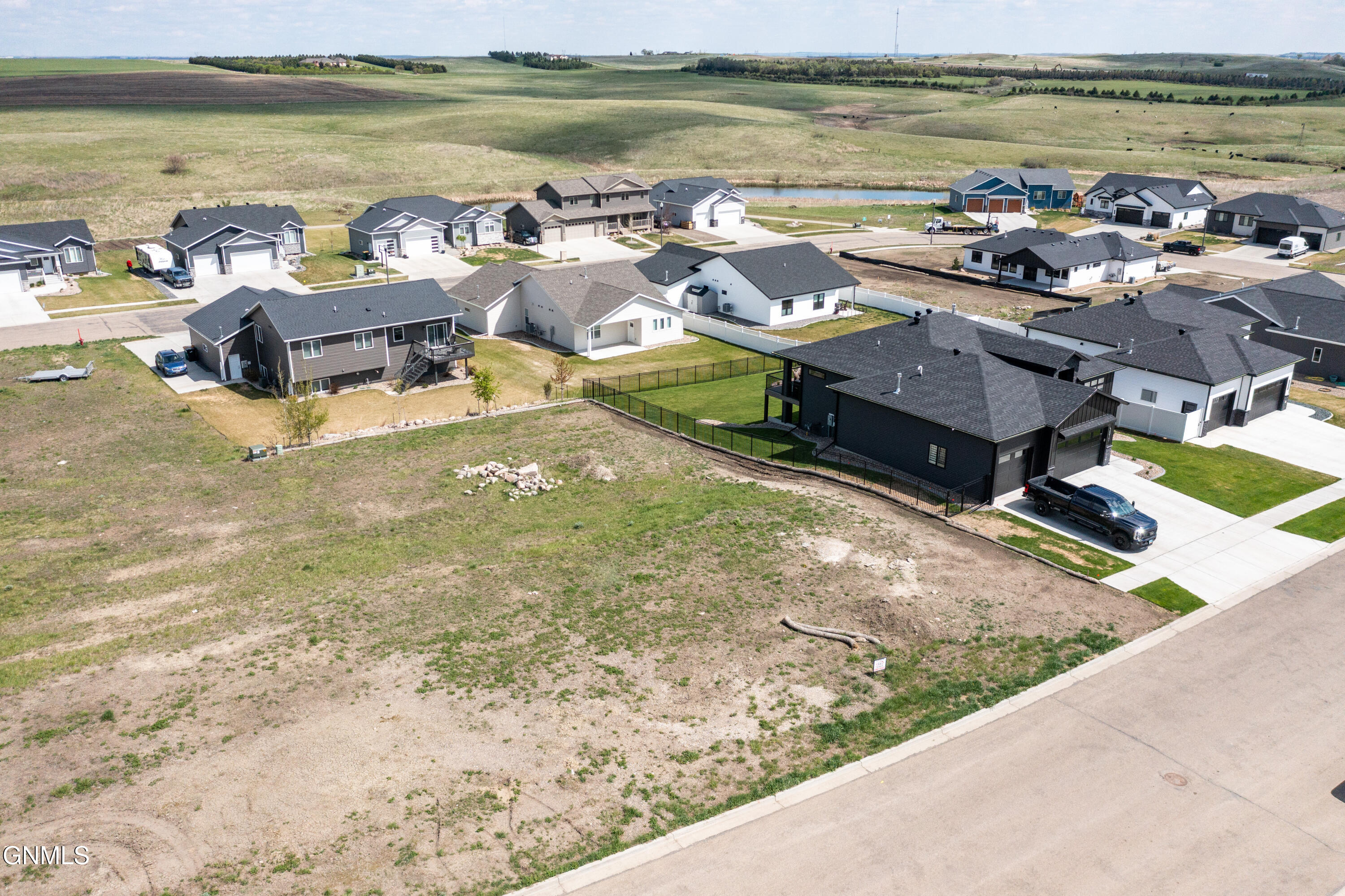 main property photo 13