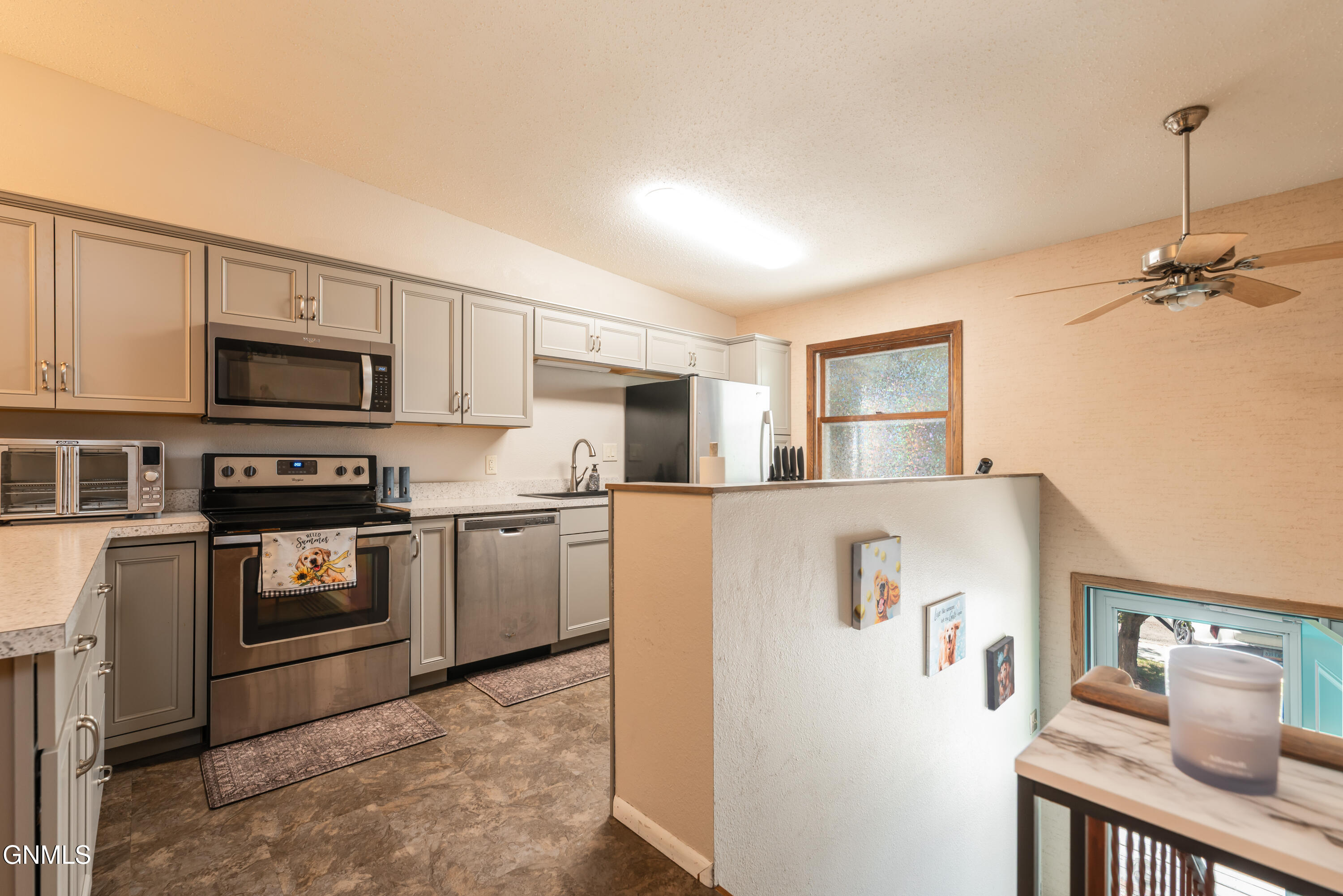 property viewer photo 2