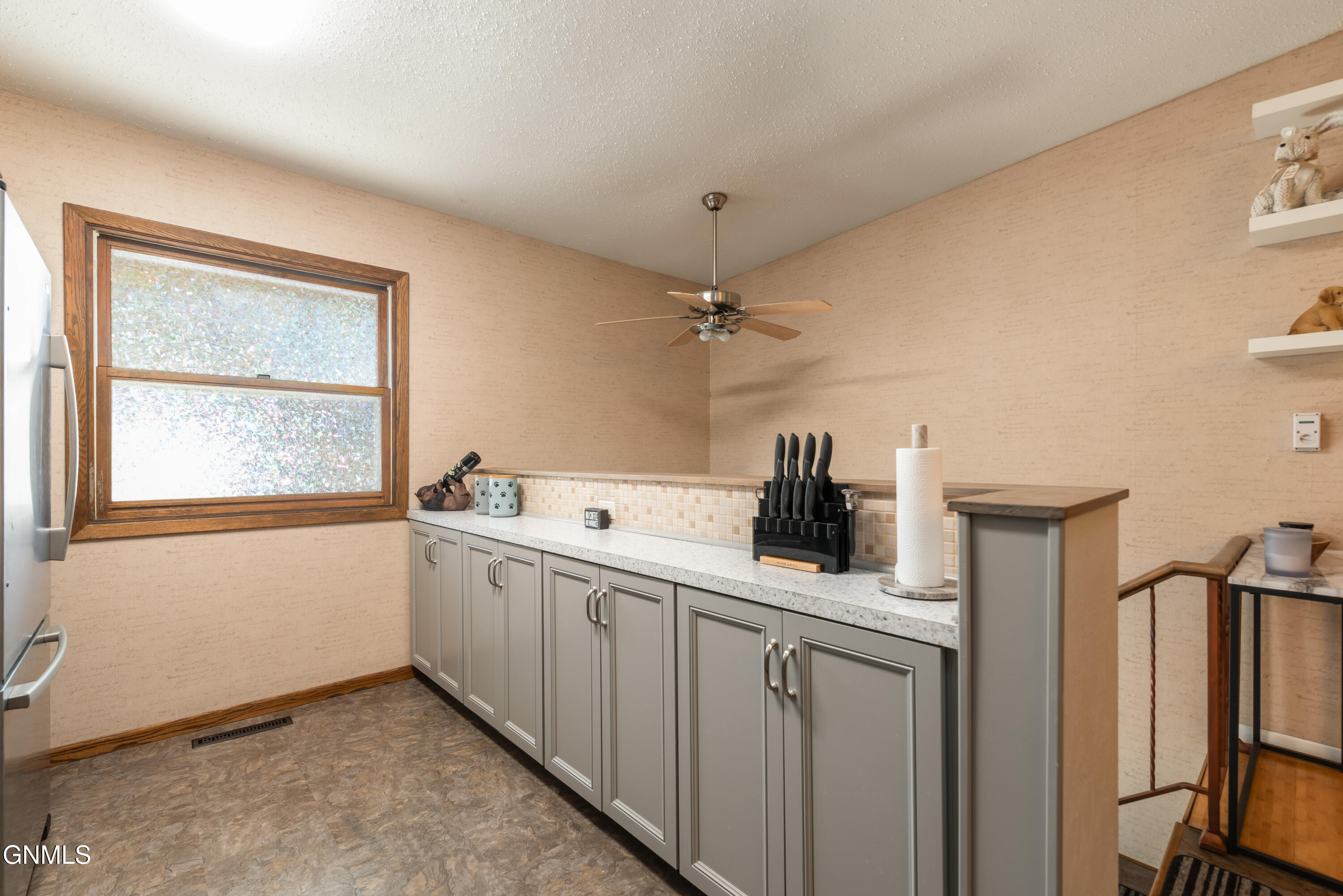 property viewer photo 3