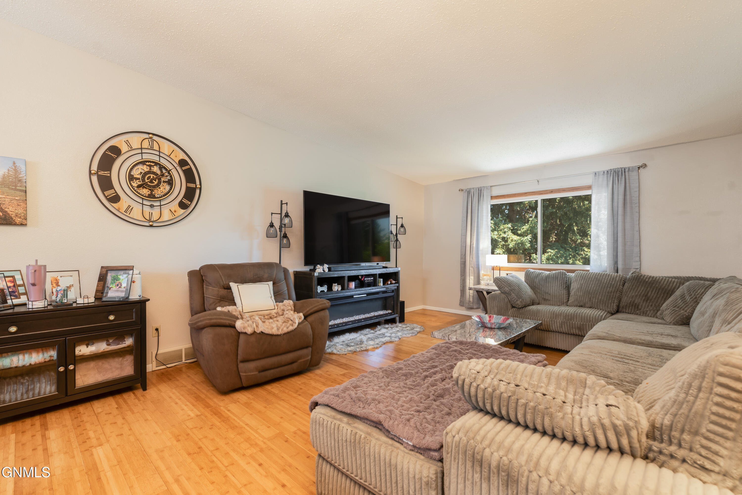 property viewer photo 5