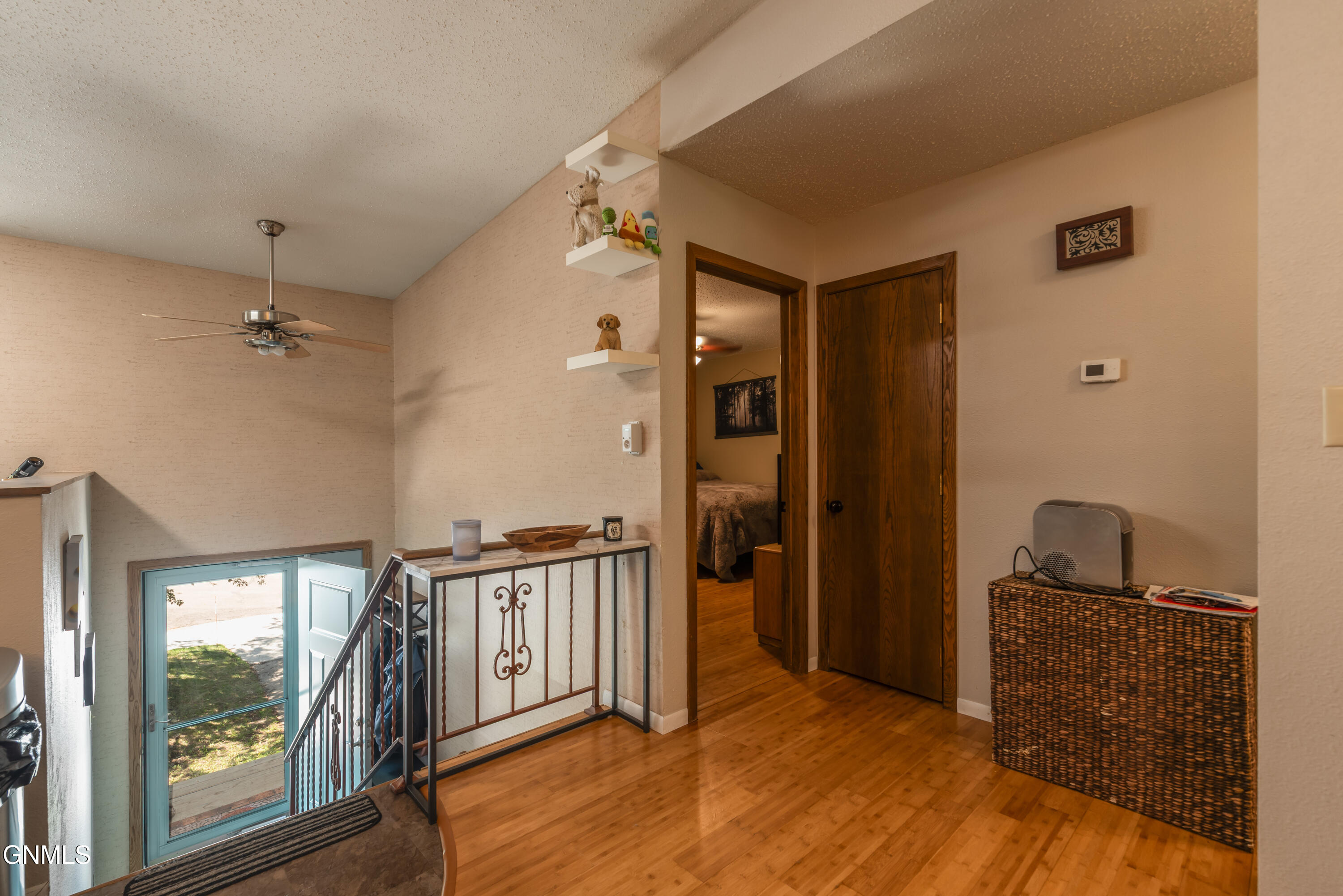 property viewer photo 6