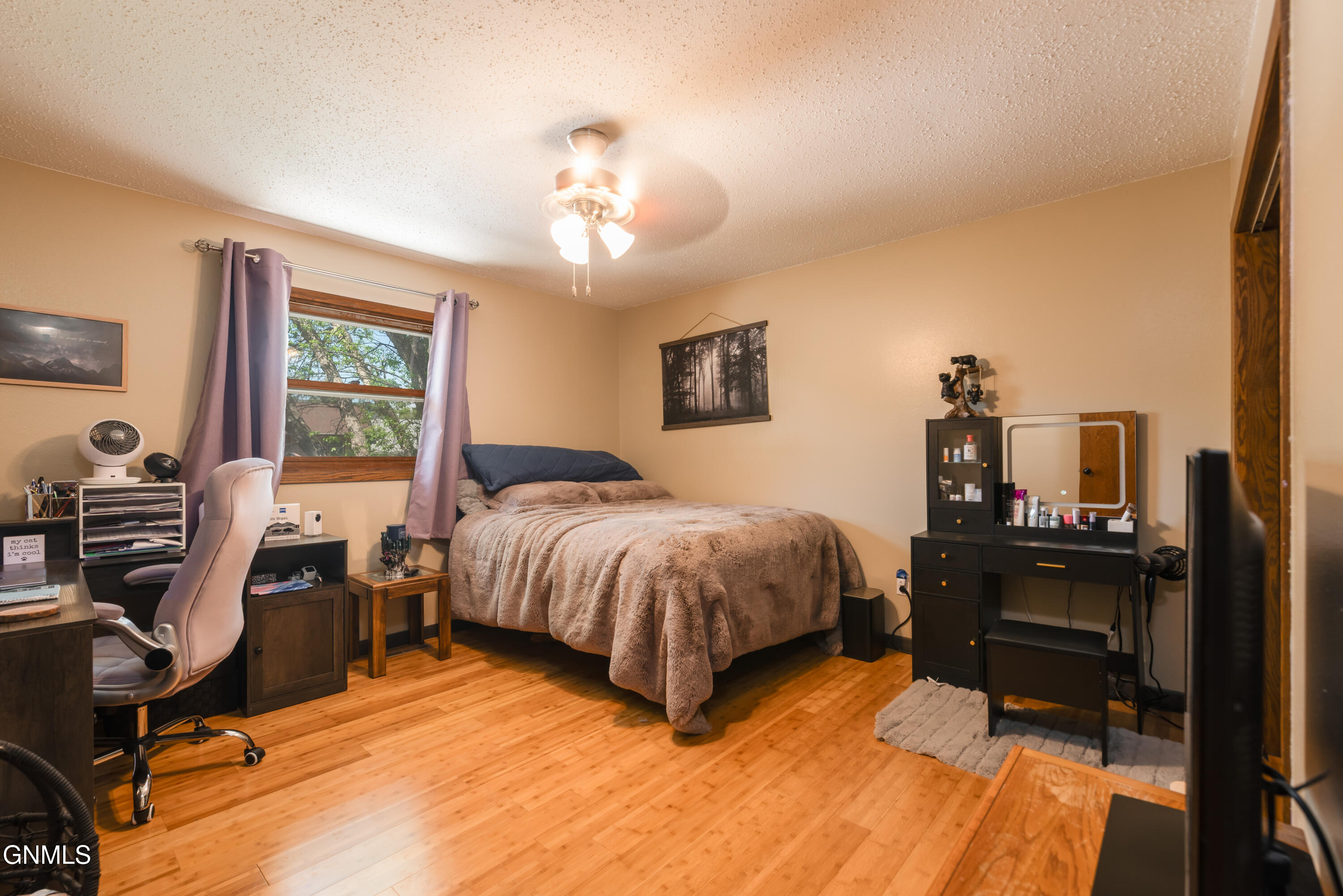property viewer photo 7