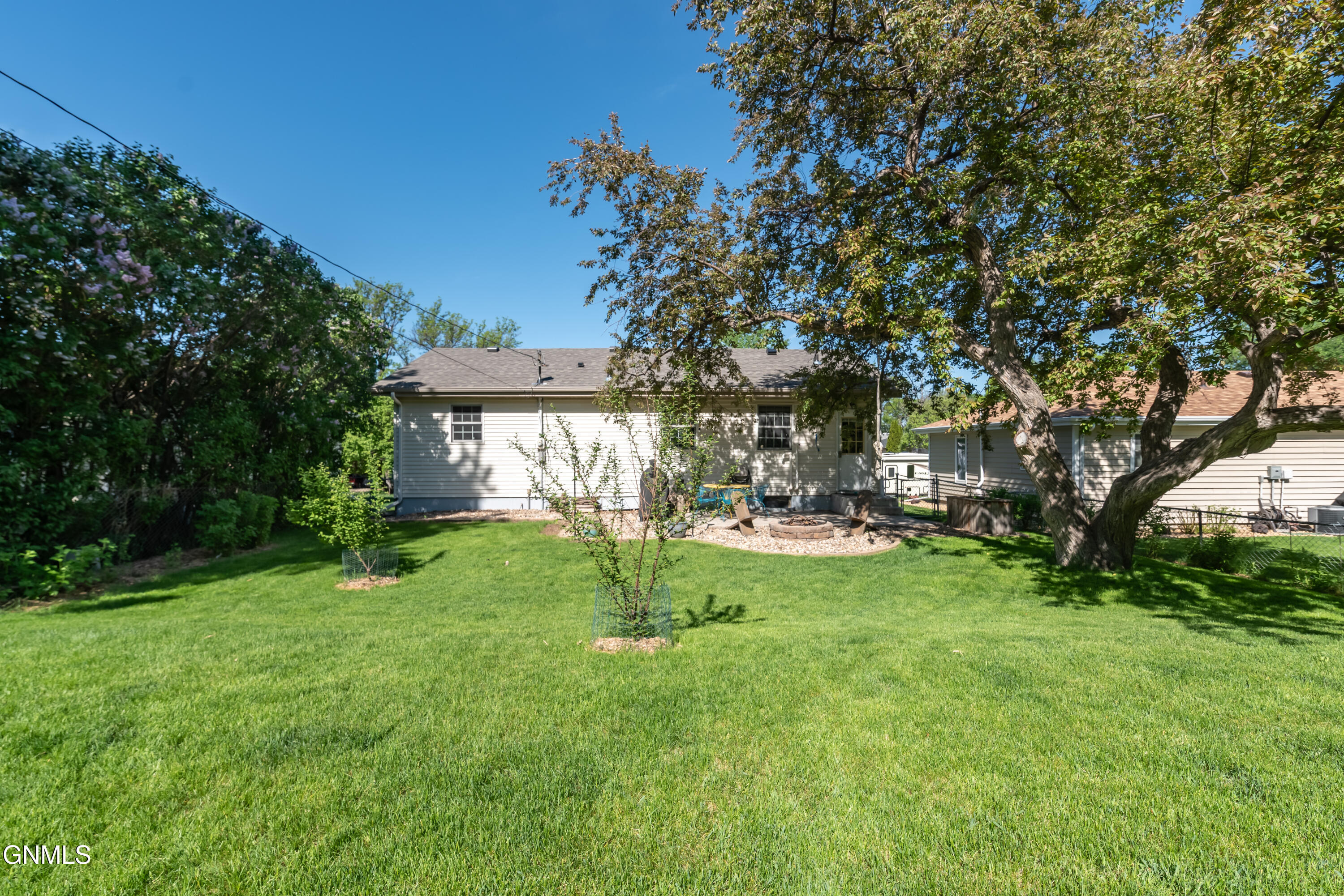 property viewer photo 23