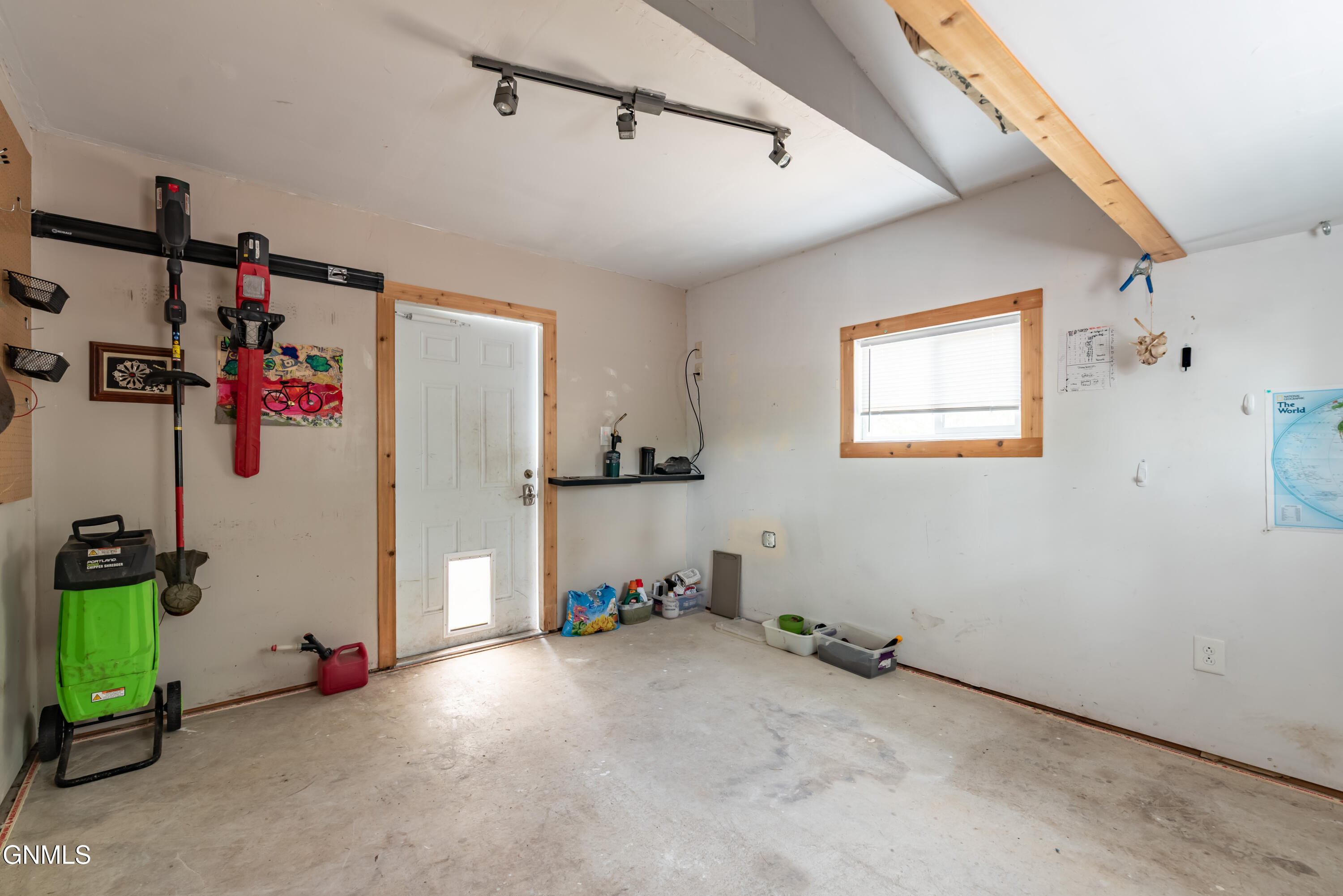 property viewer photo 26