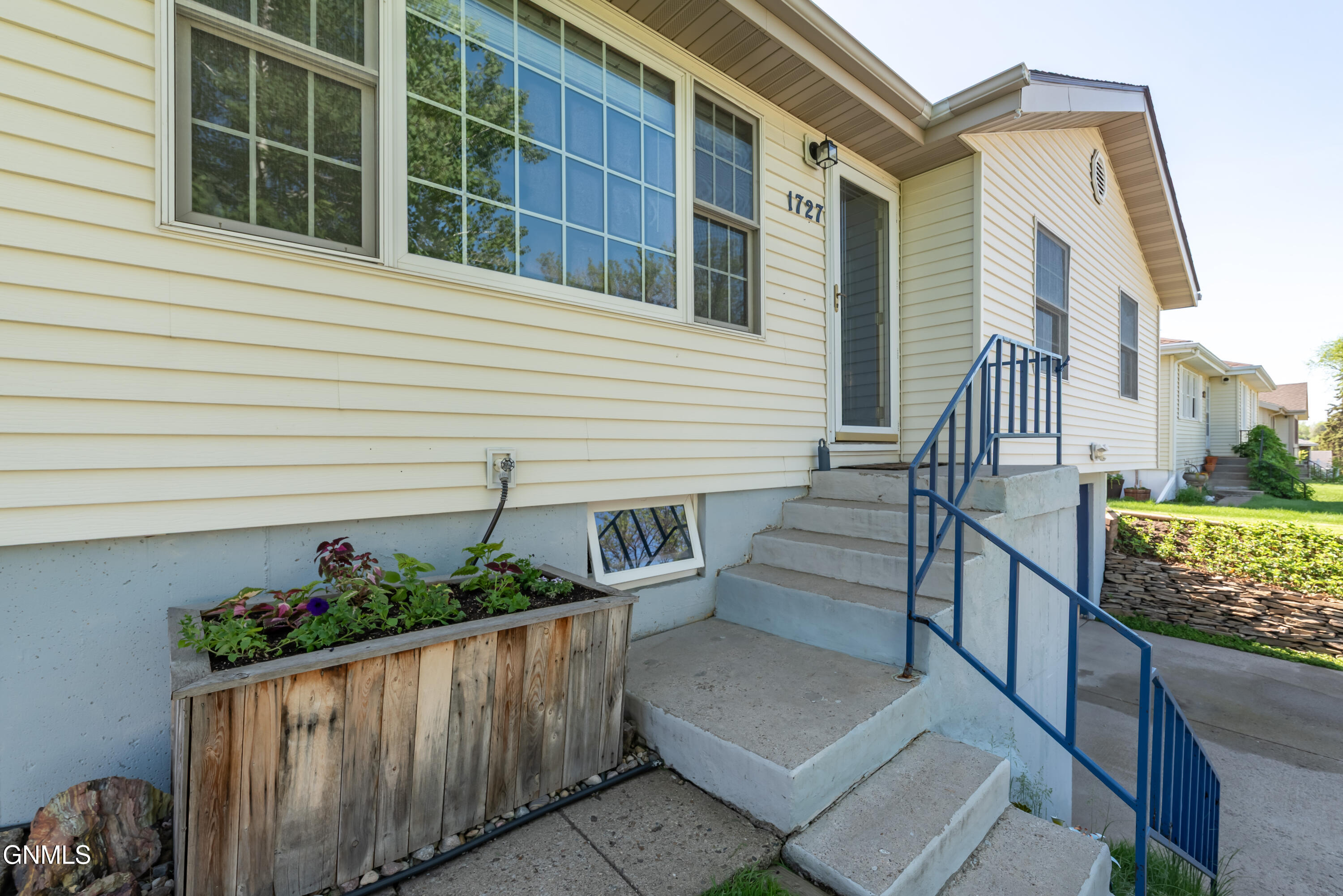 property viewer photo 29